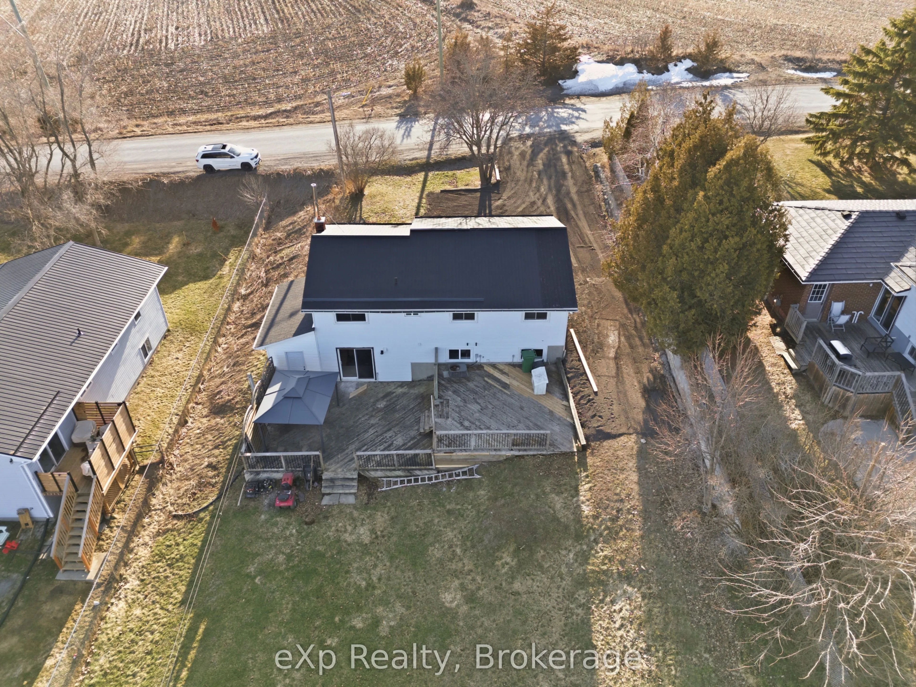696 Whites Road