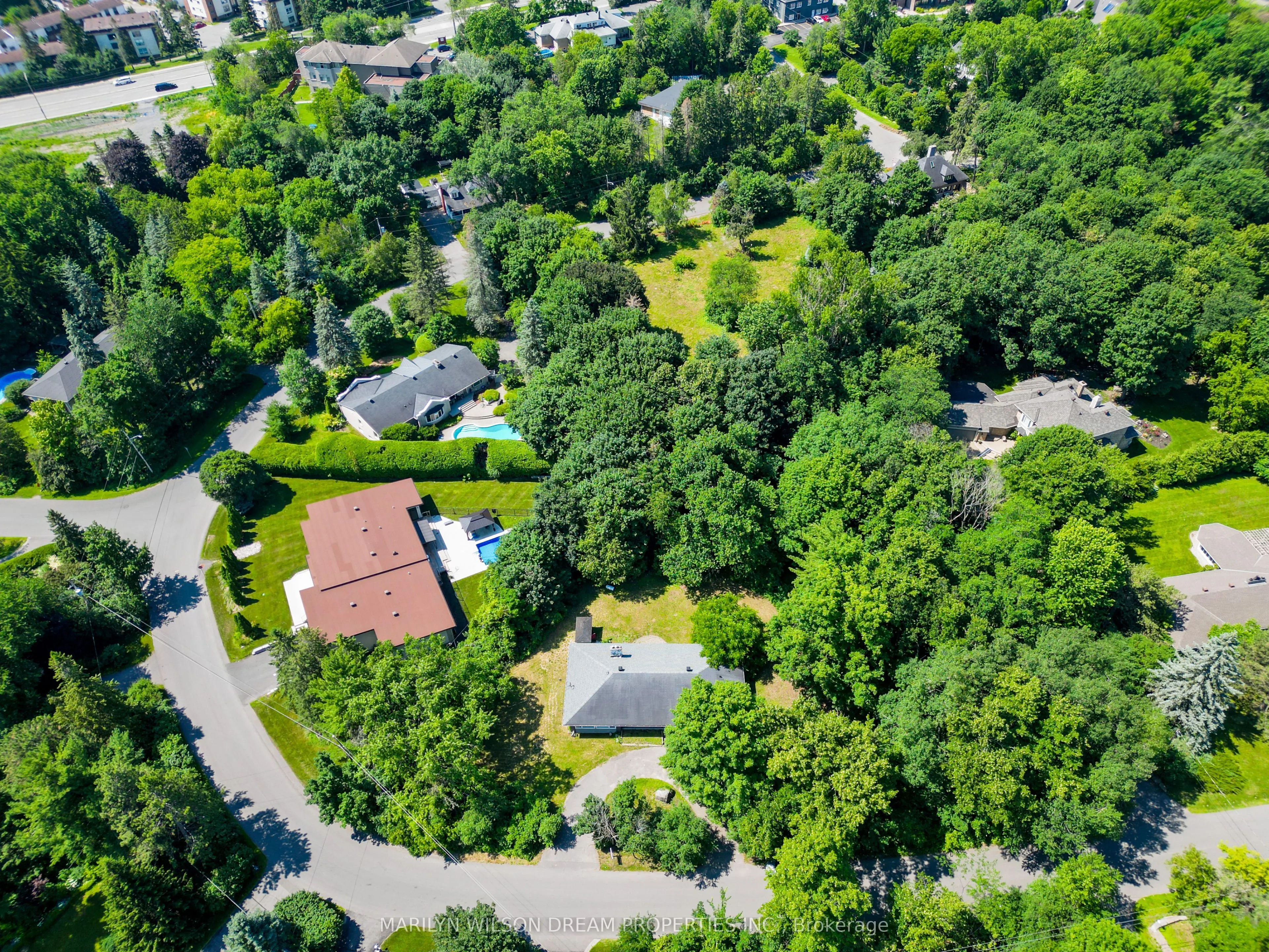 10 Cedar Road