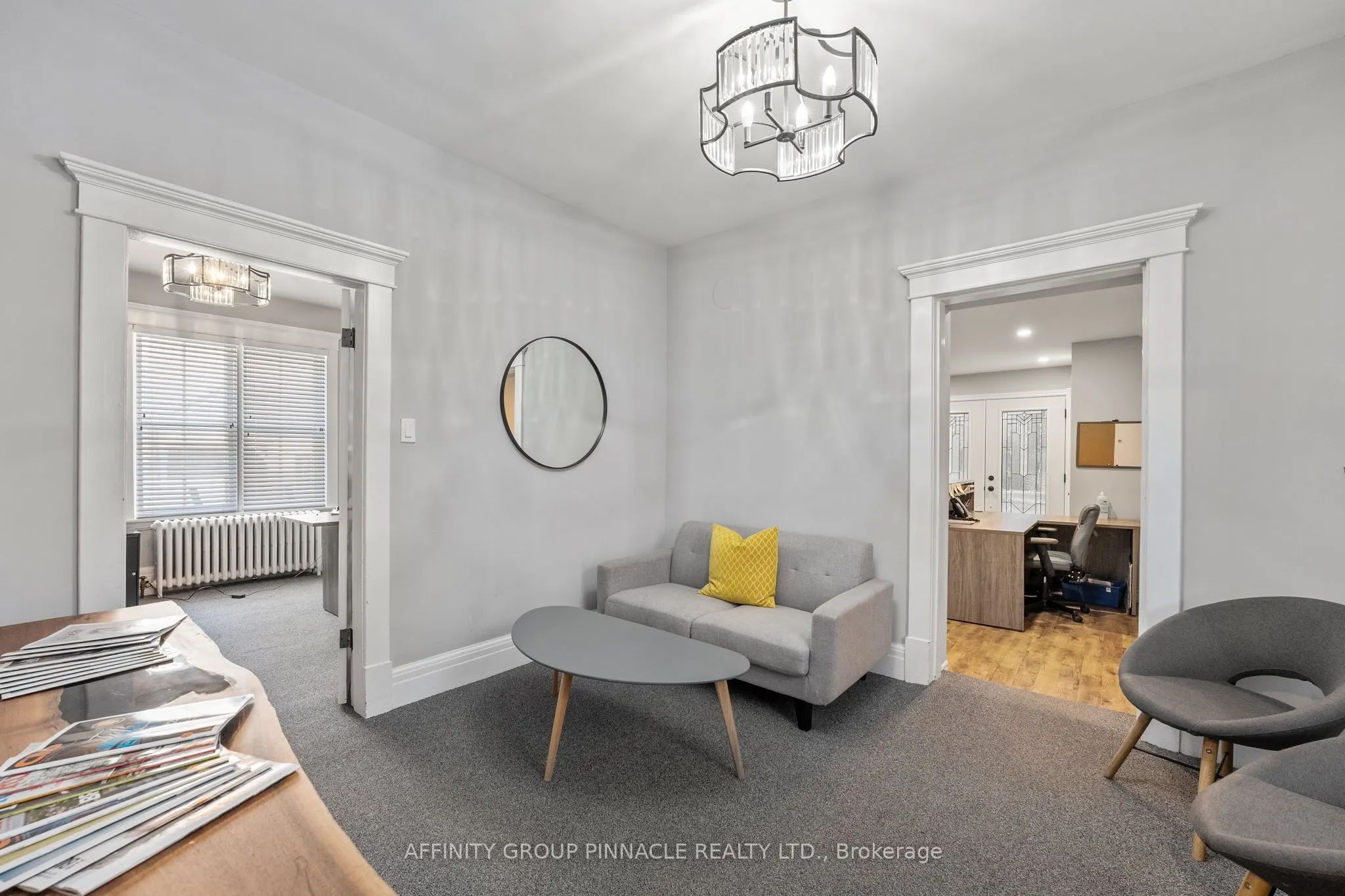 255 Kent Street W
