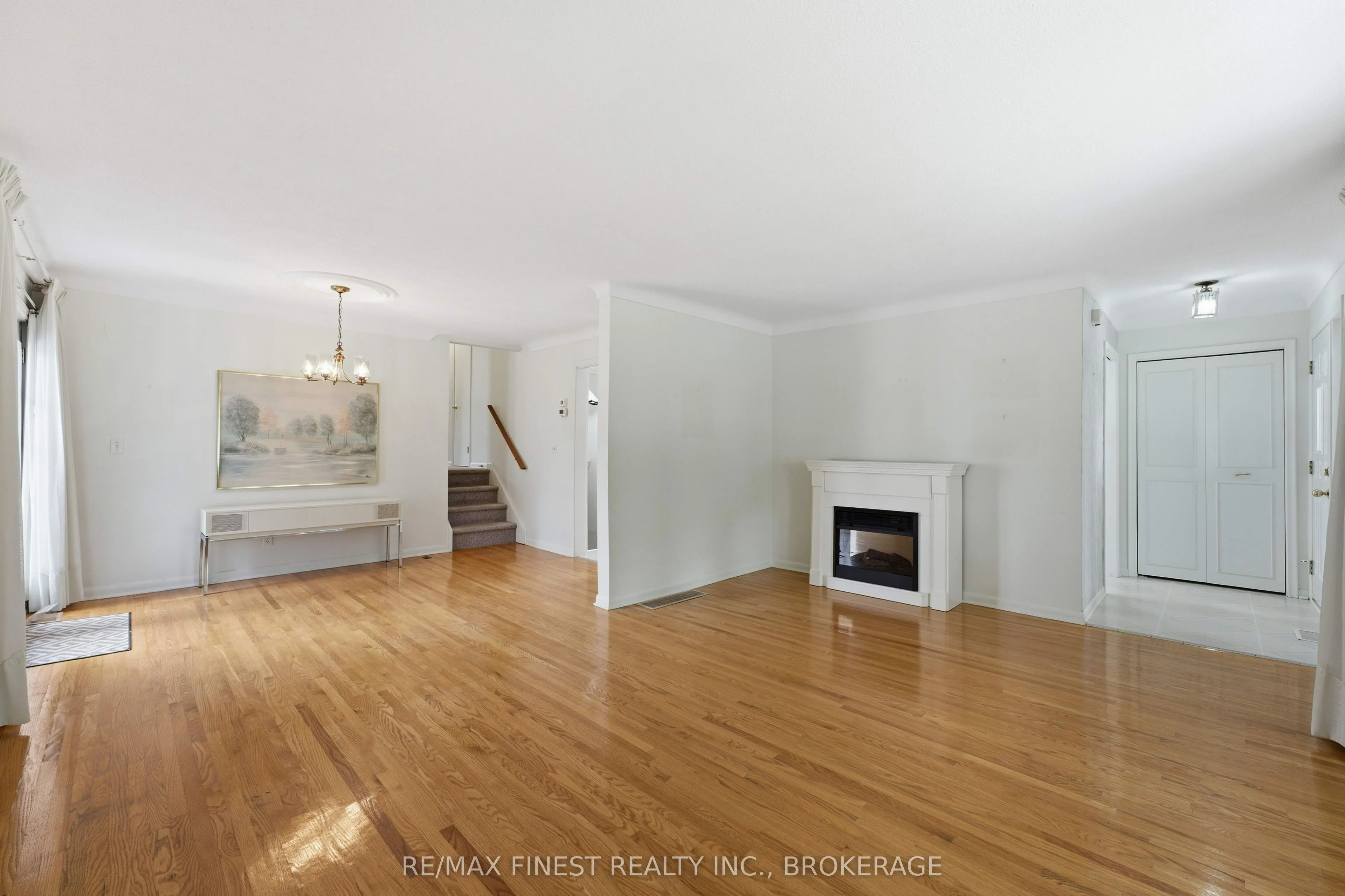 746 Laidlaw Crescent