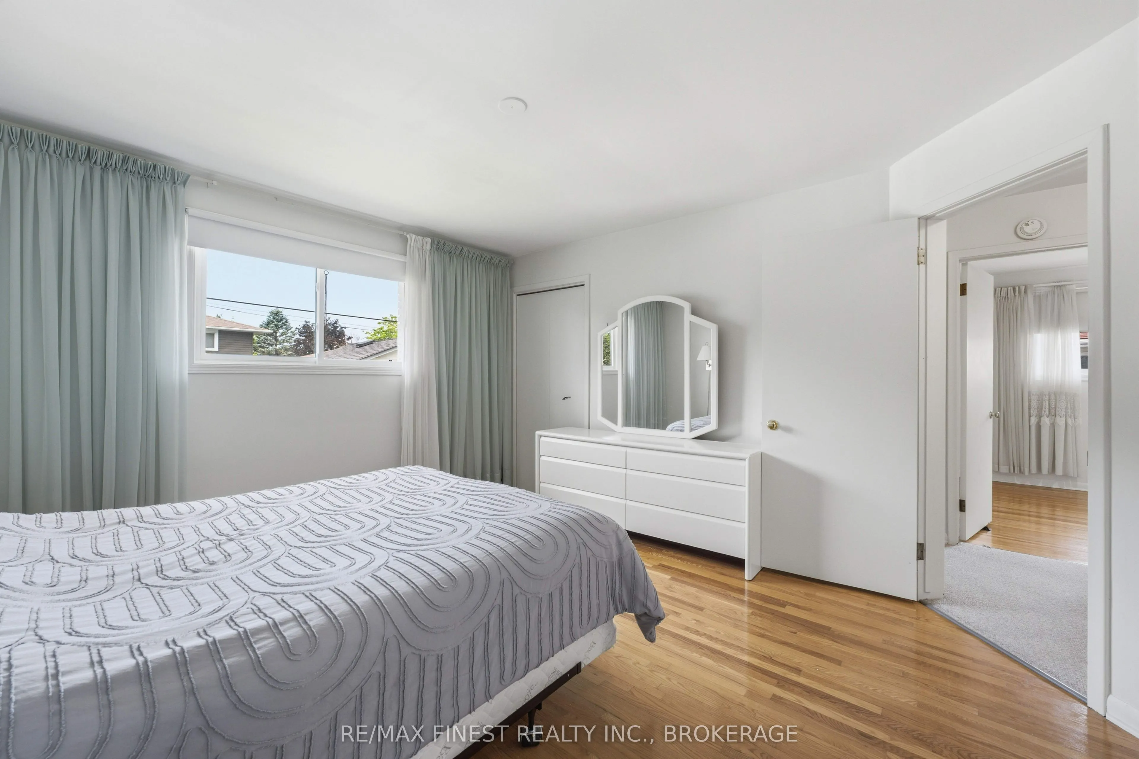 746 Laidlaw Crescent
