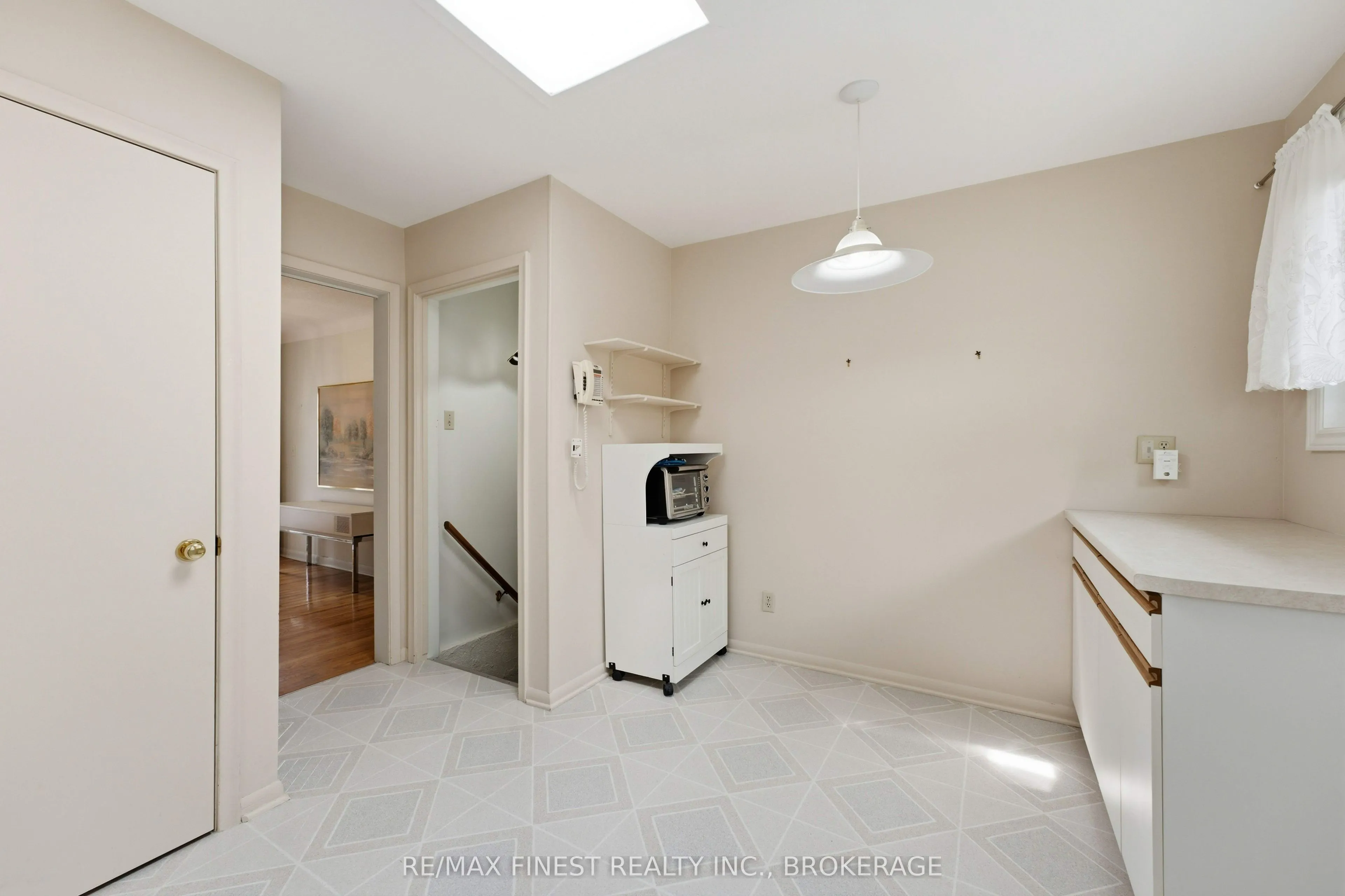 746 Laidlaw Crescent