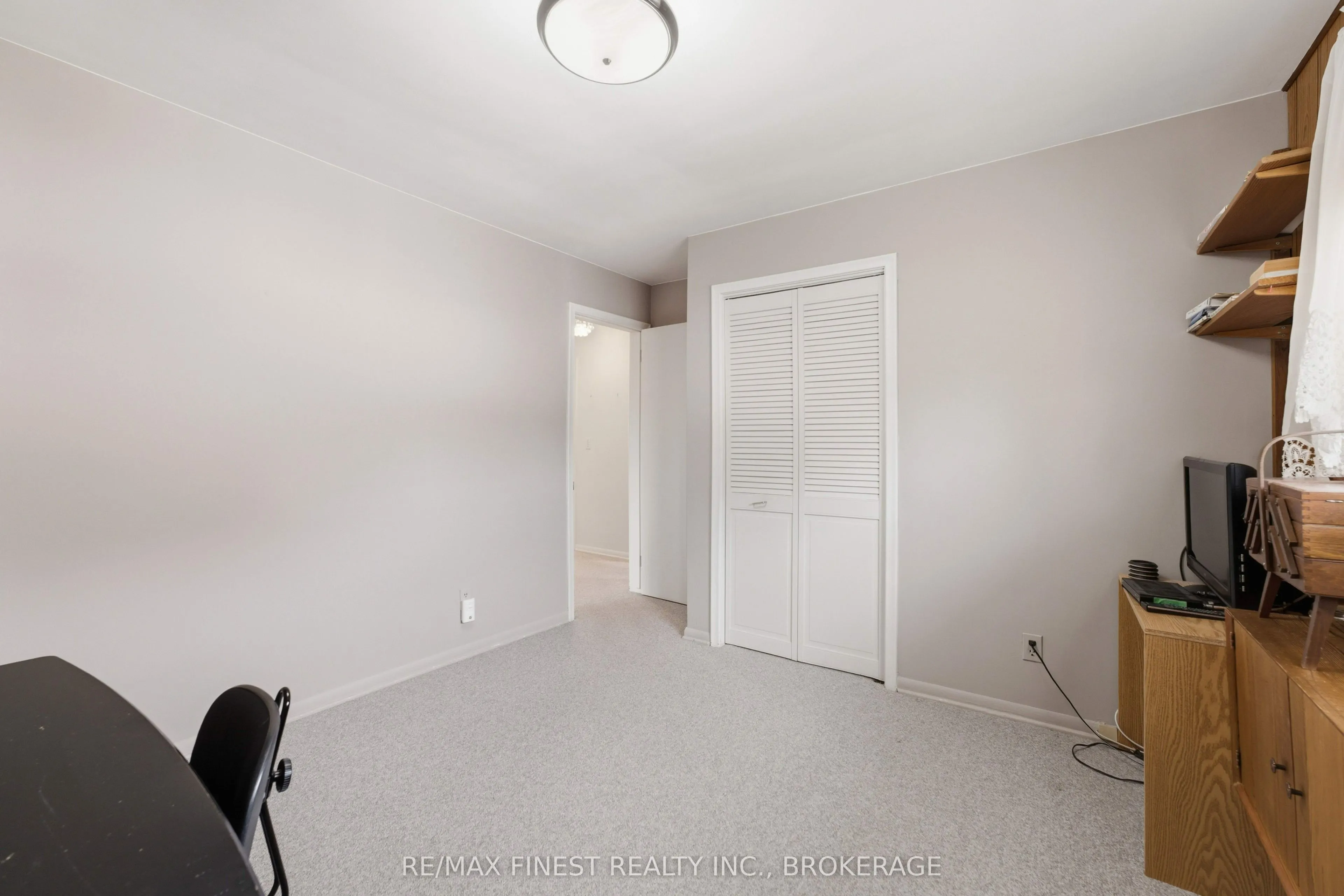 746 Laidlaw Crescent