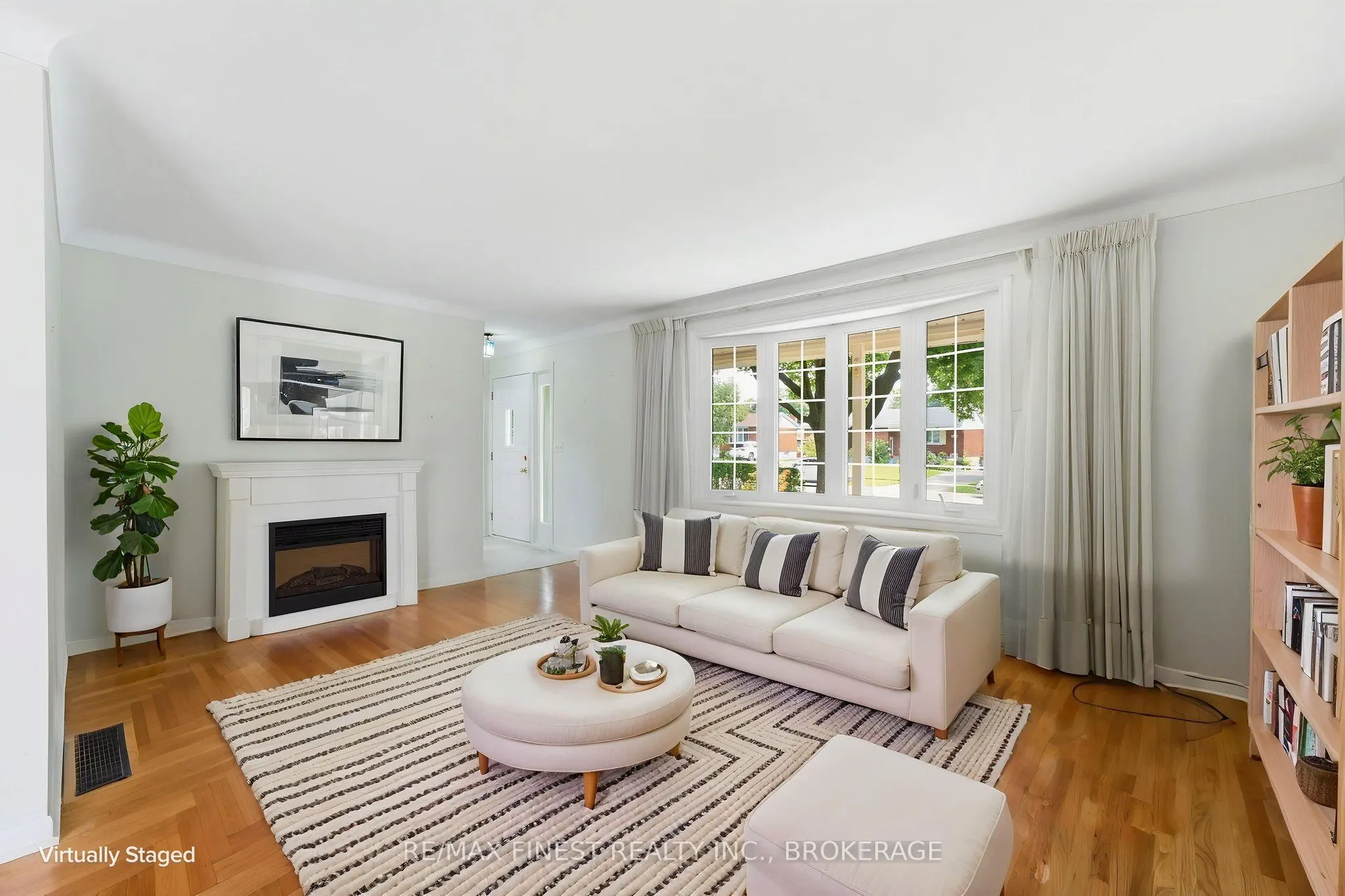 746 Laidlaw Crescent