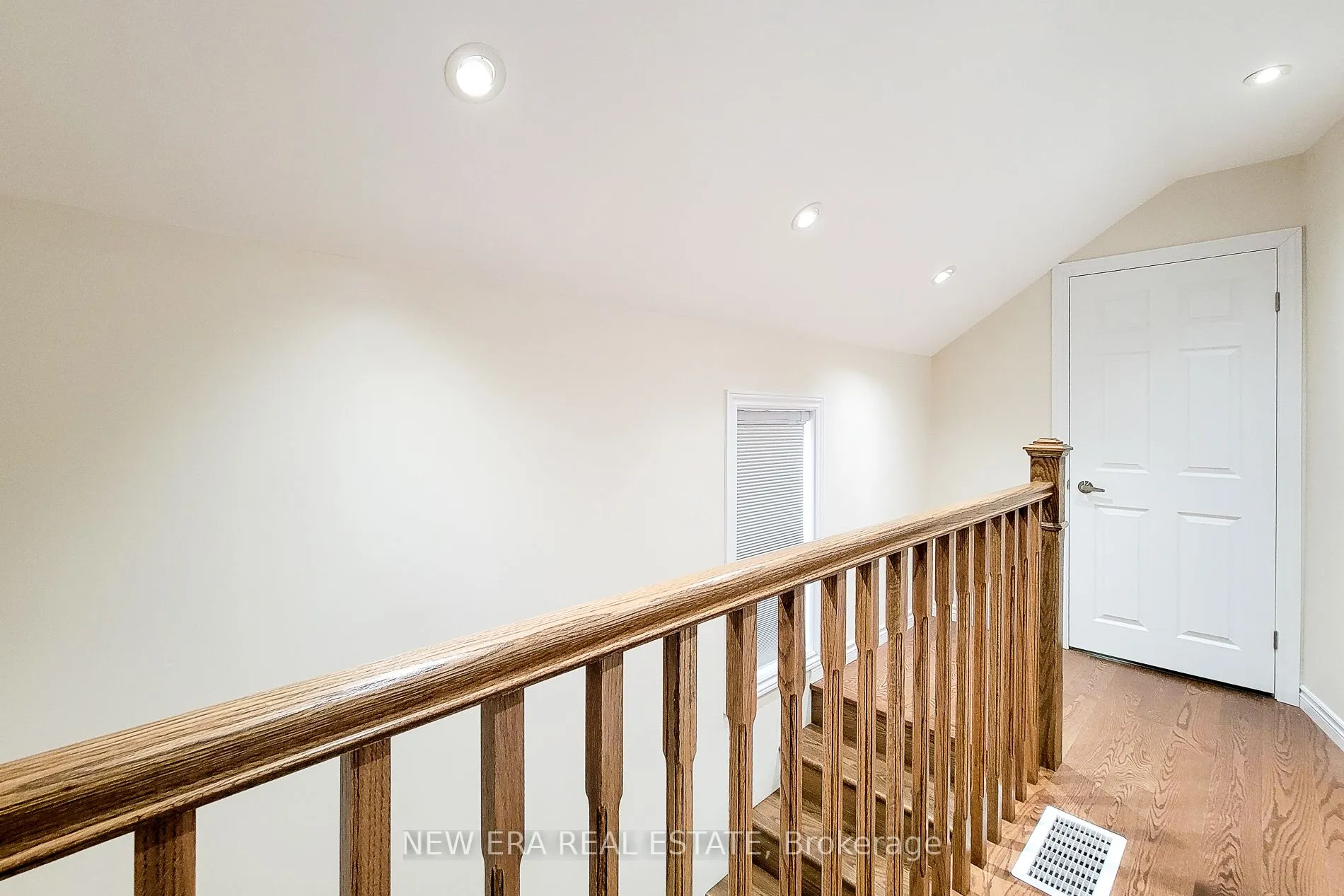 319 King Street W