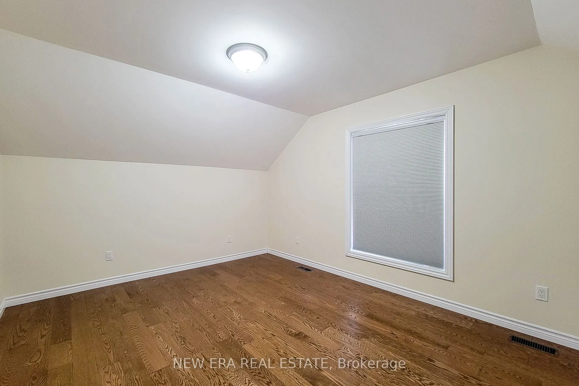 319 King Street W