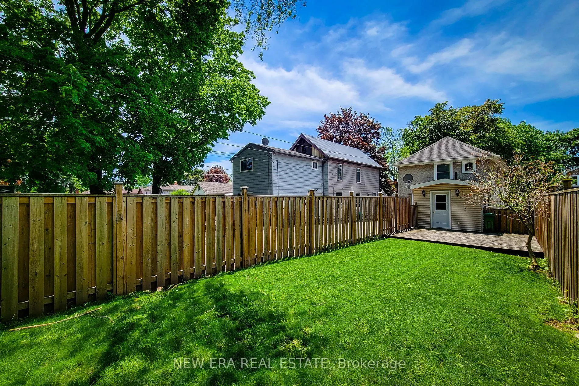 319 King Street W