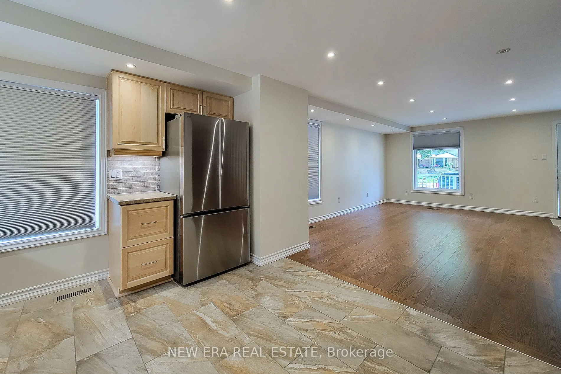 319 King Street W