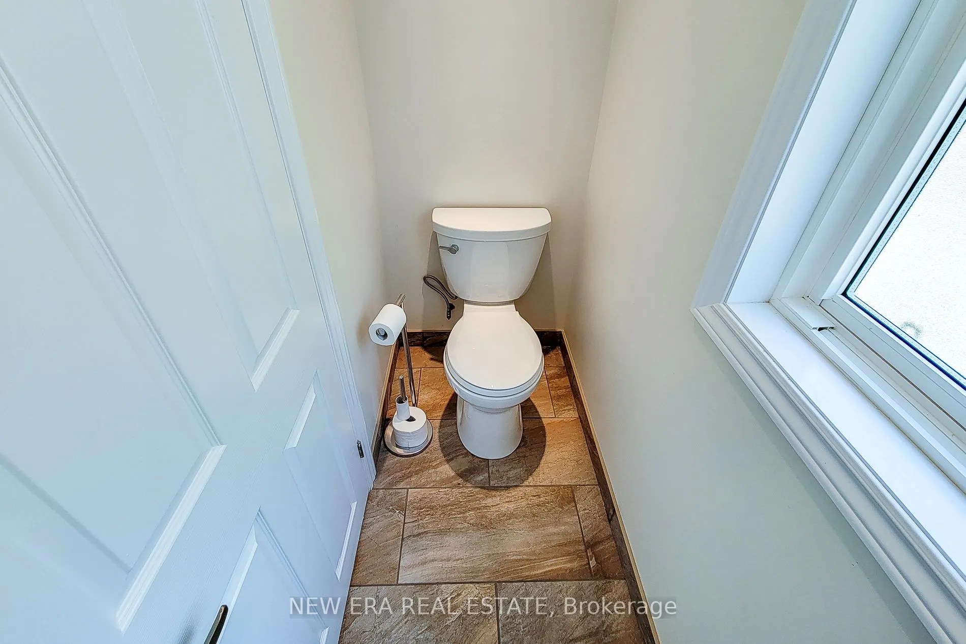 319 King Street W