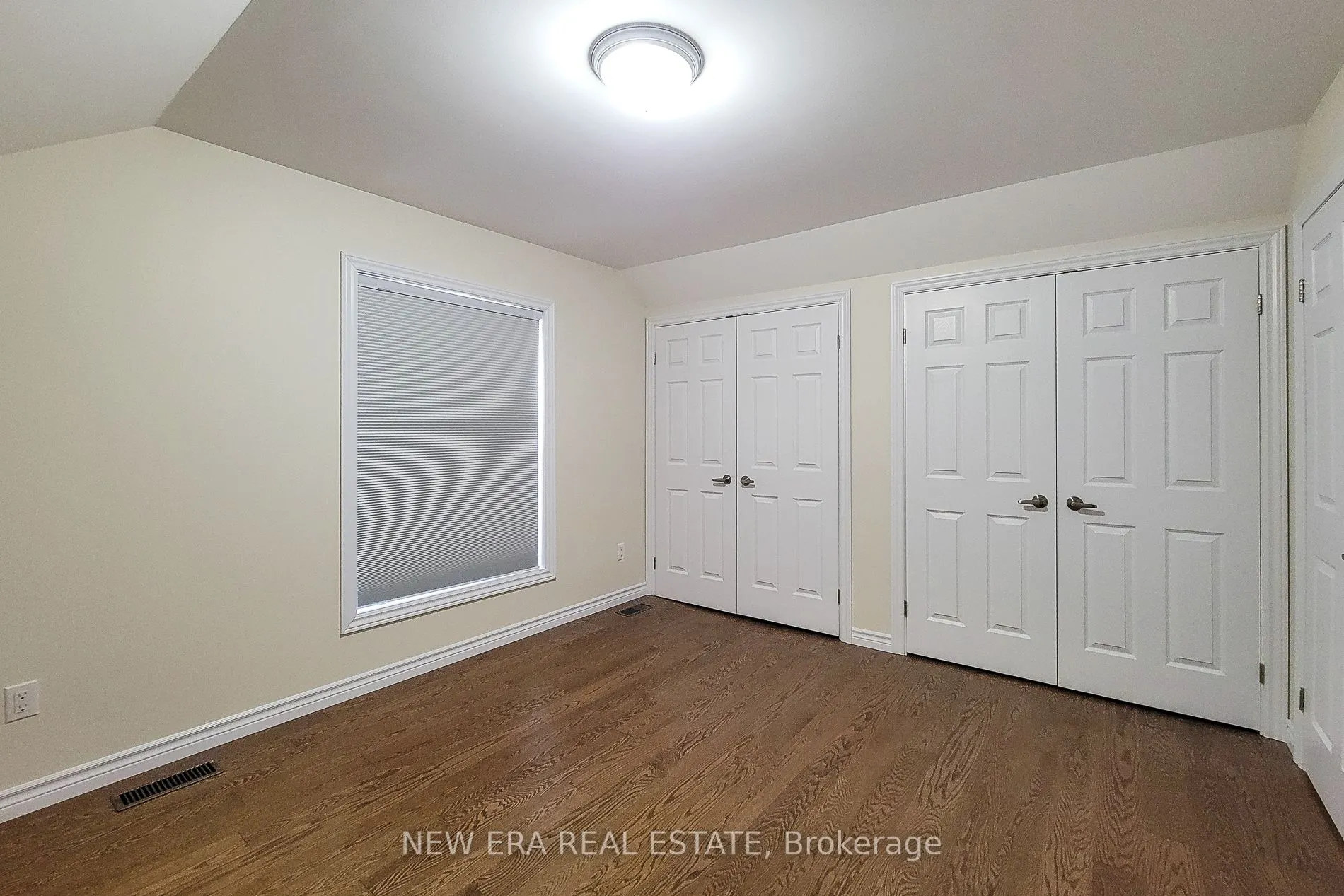 319 King Street W