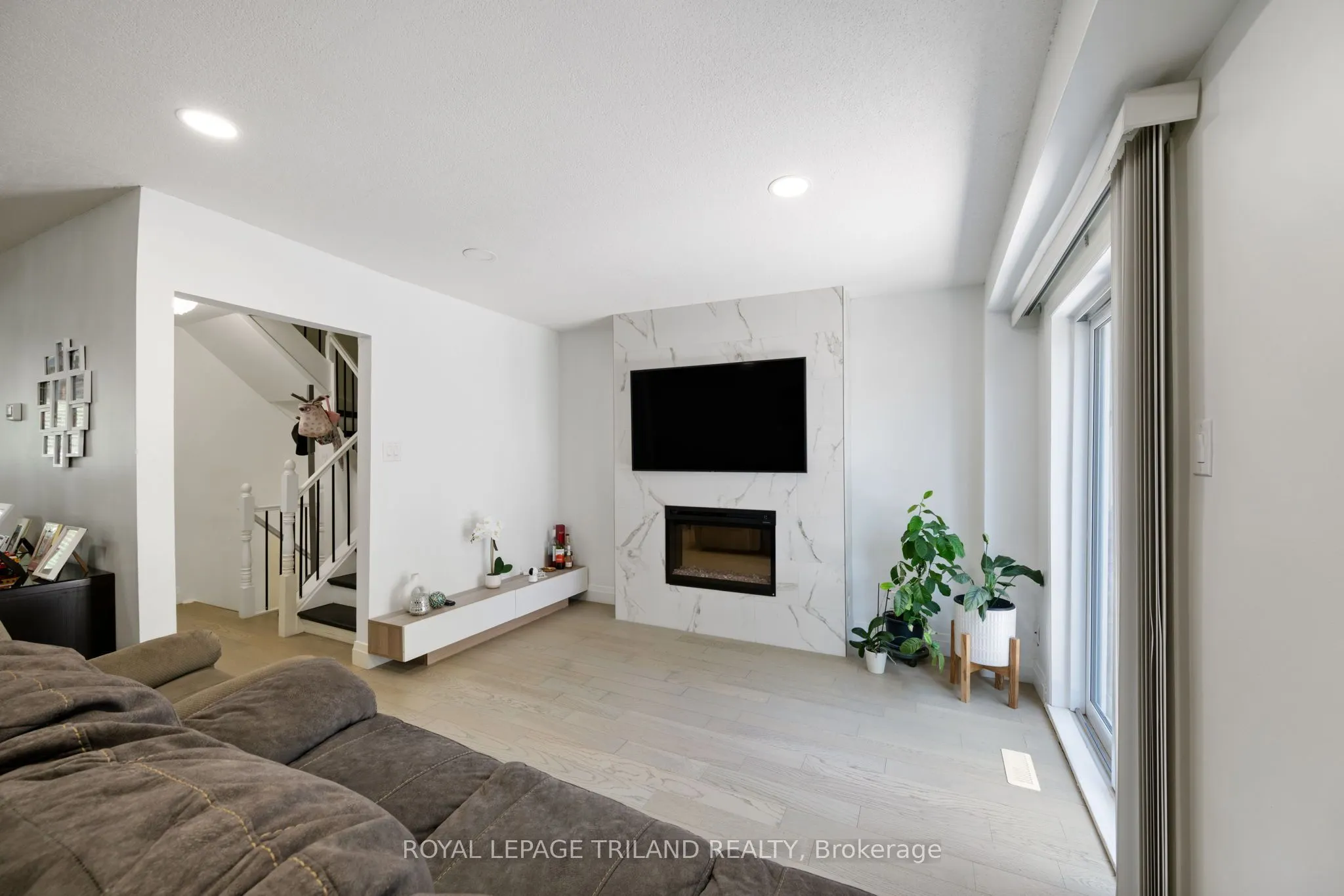 711 OSGOODE Drive #43