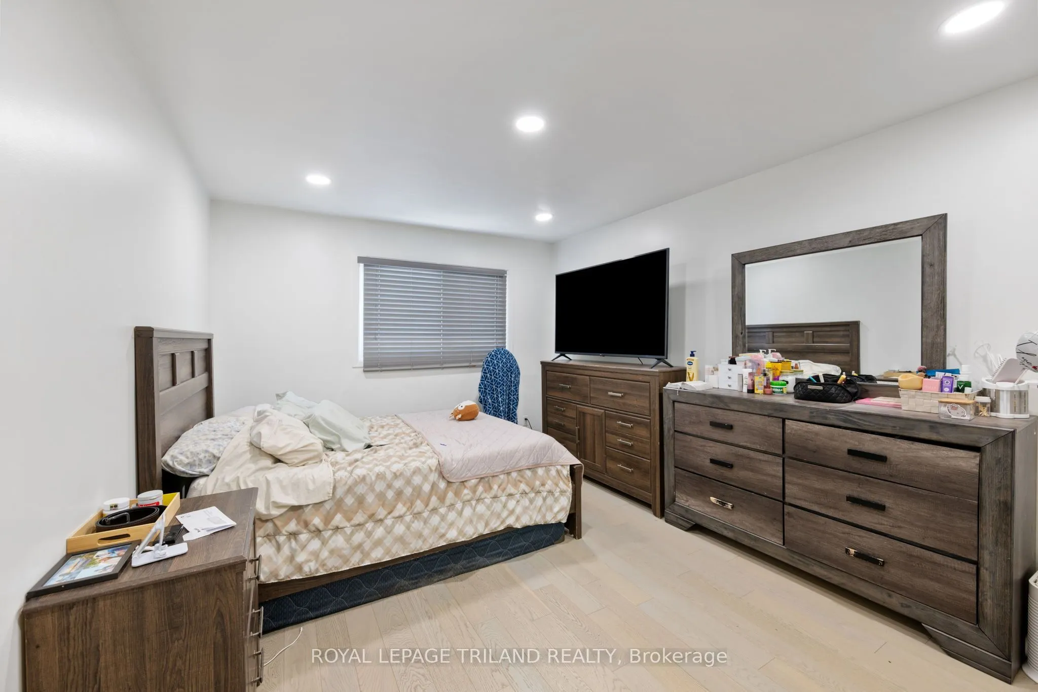 711 OSGOODE Drive #43