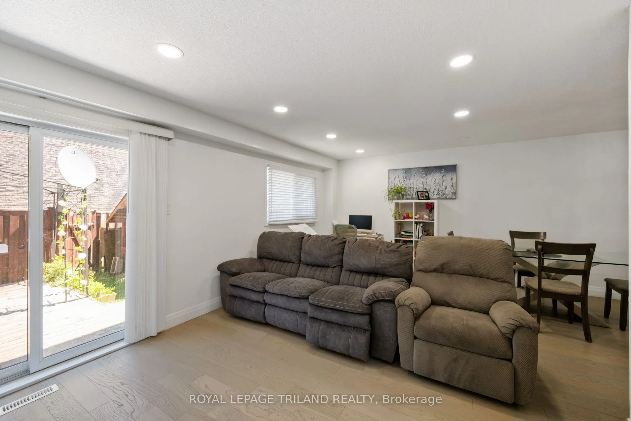 711 OSGOODE Drive #43