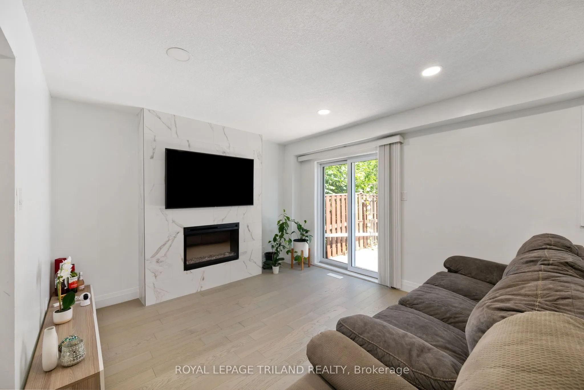 711 OSGOODE Drive #43