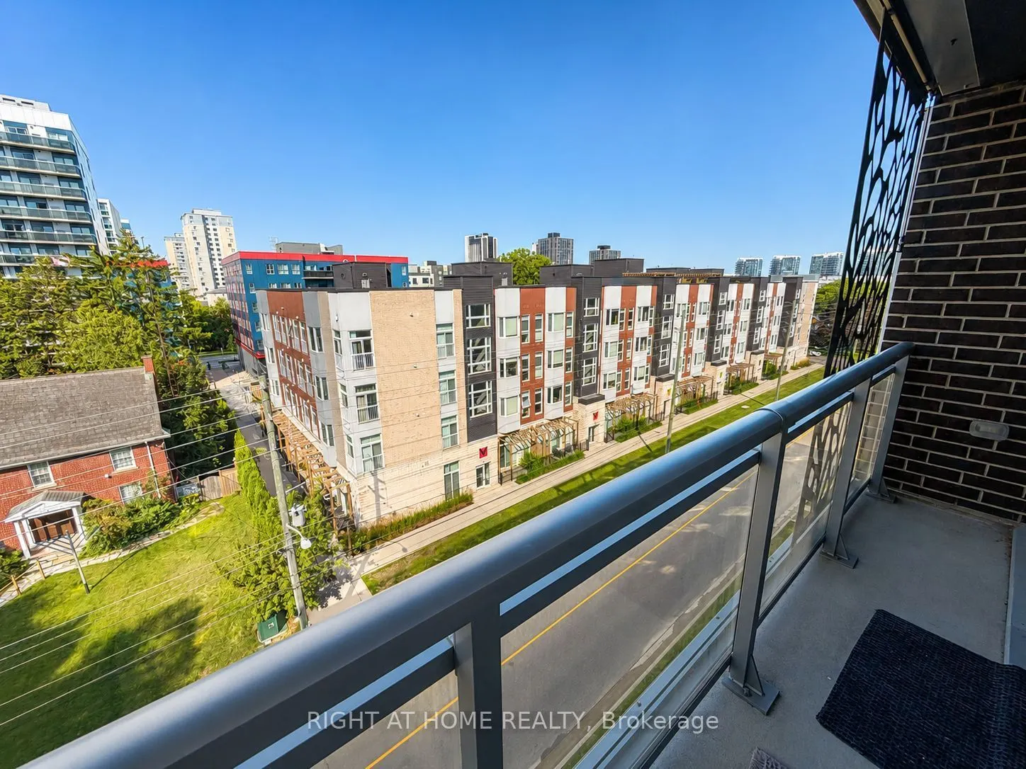 250 Albert Street #713