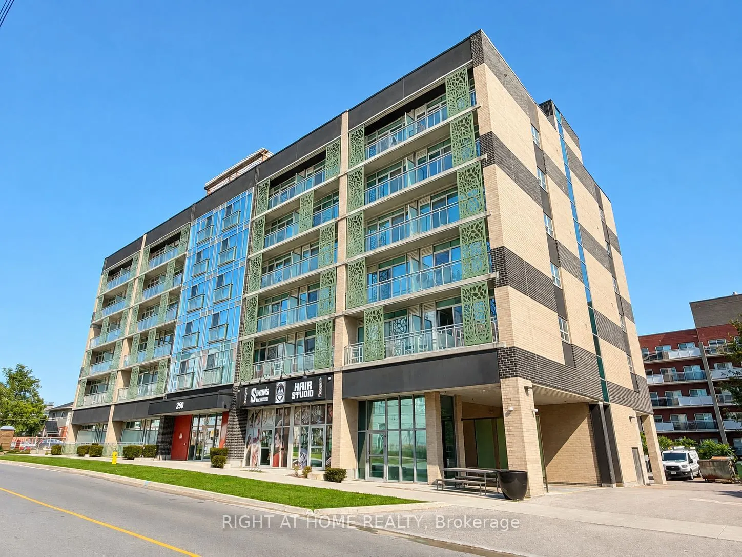 250 Albert Street #713