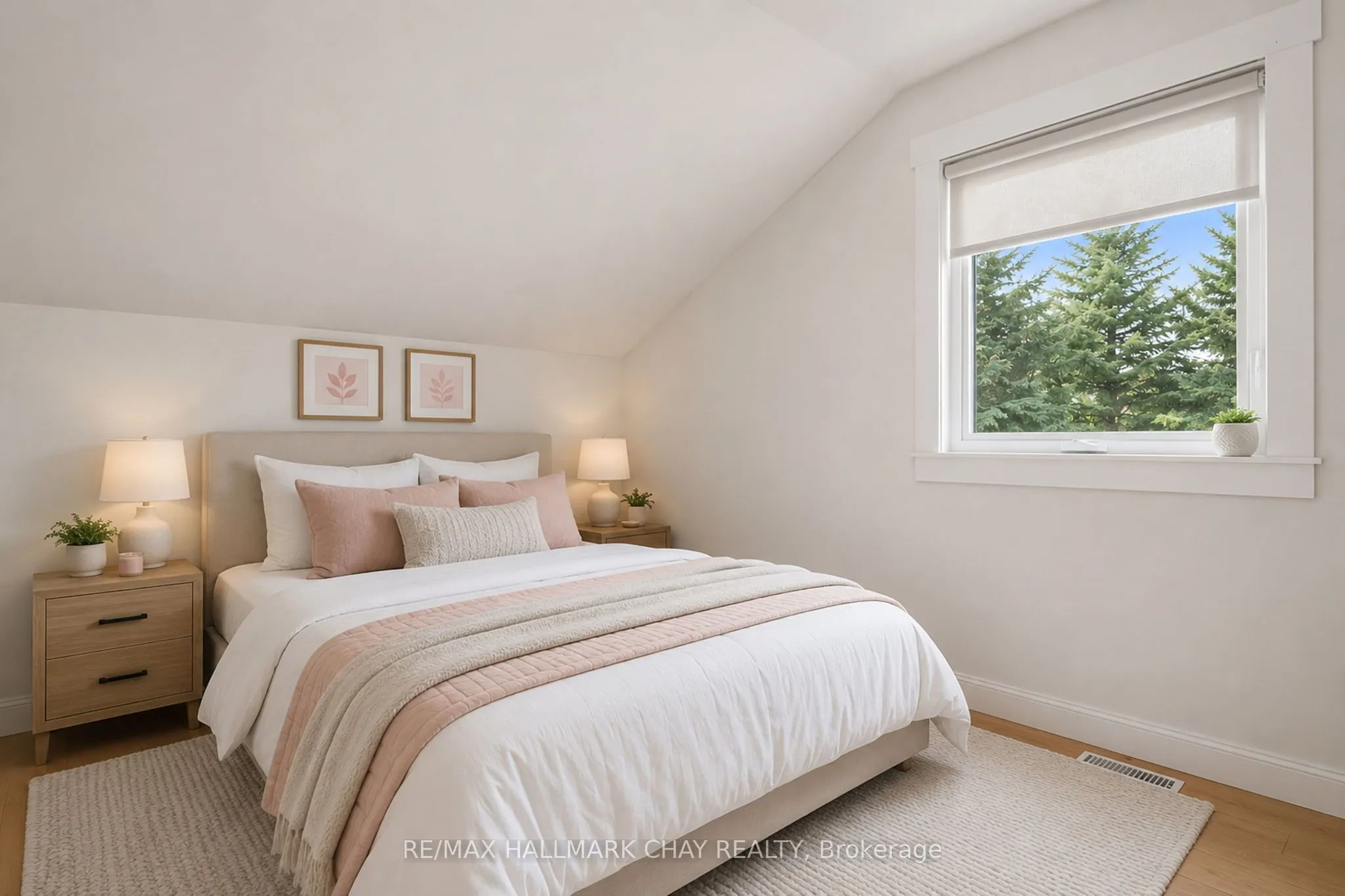 8 Lloyd's Traverse Crescent