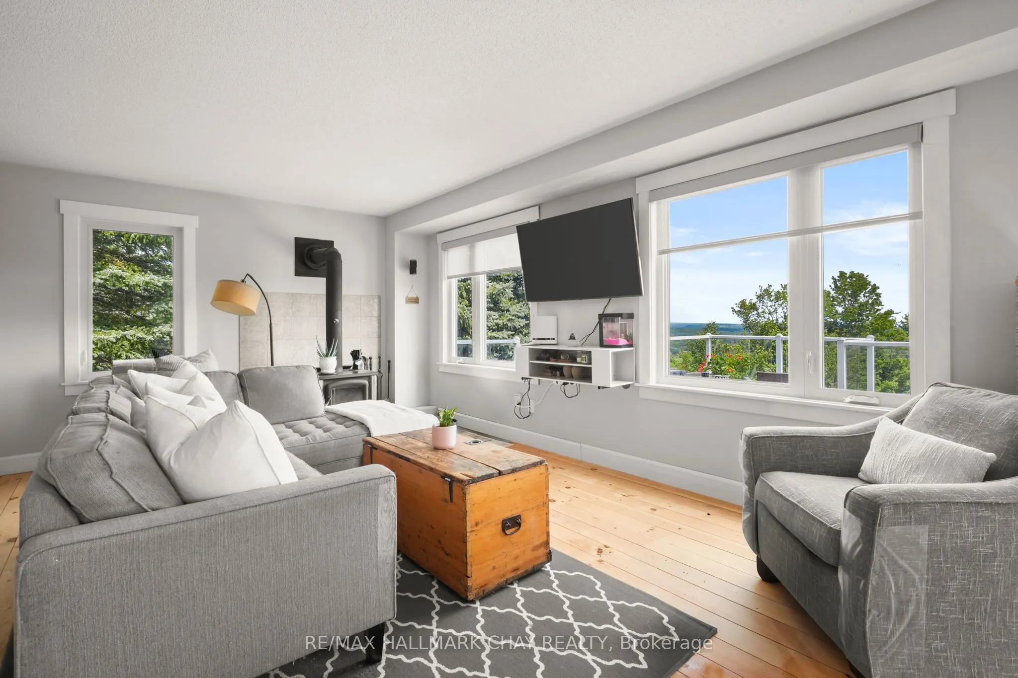 8 Lloyd's Traverse Crescent