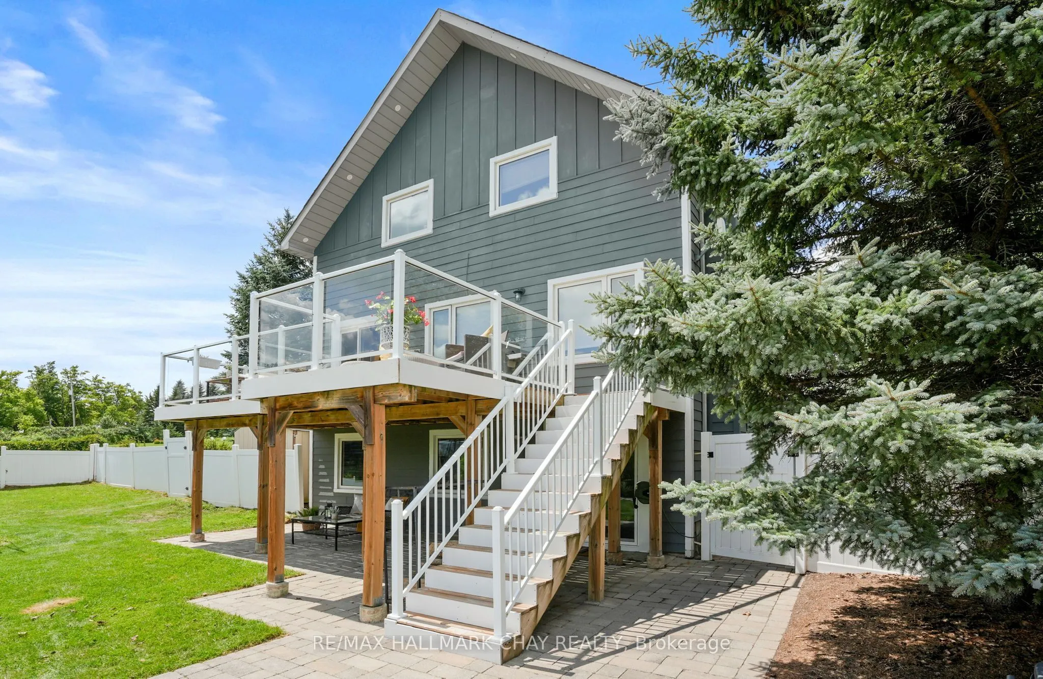 8 Lloyd's Traverse Crescent