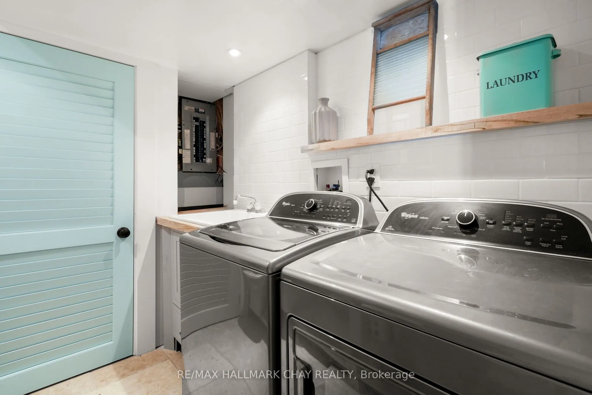 8 Lloyd's Traverse Crescent