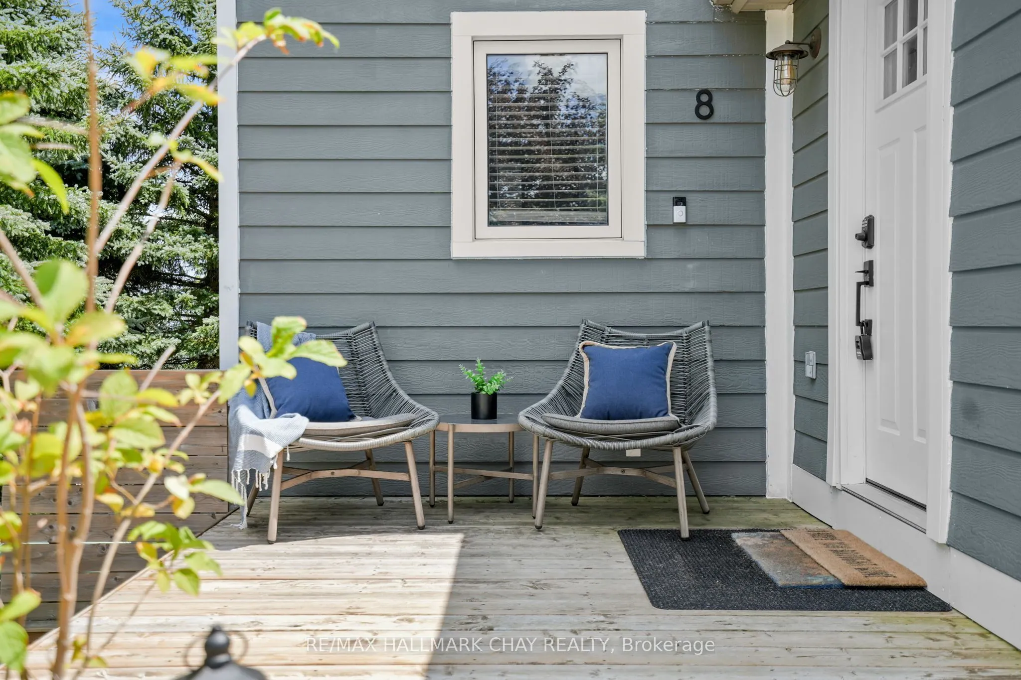 8 Lloyd's Traverse Crescent
