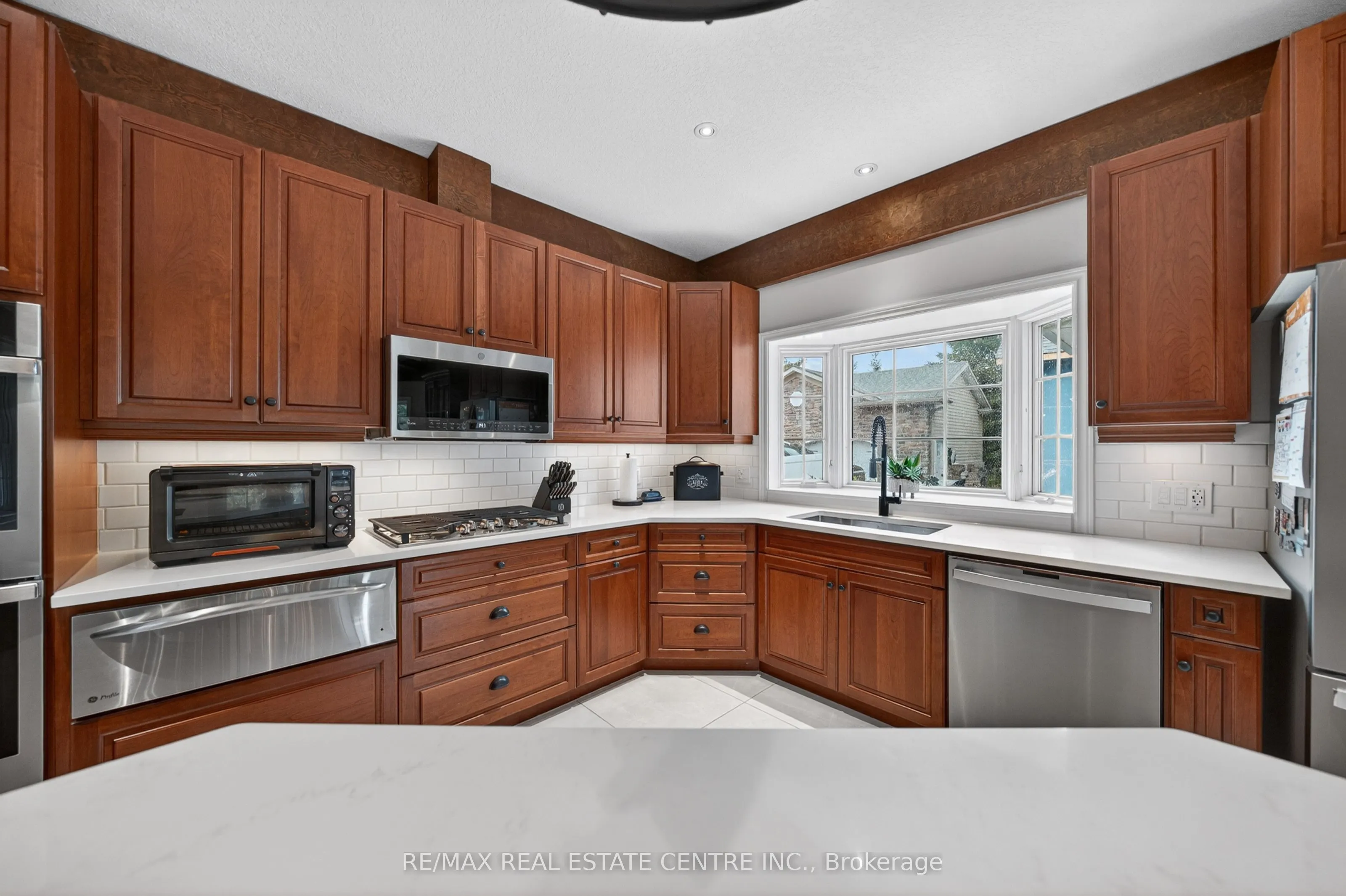 6805 CONCESSION 2