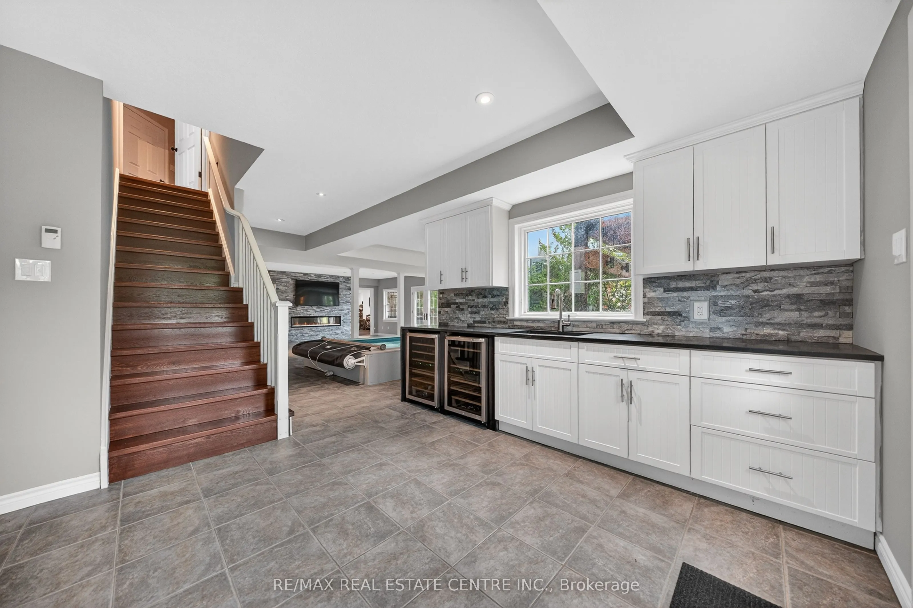 6805 CONCESSION 2