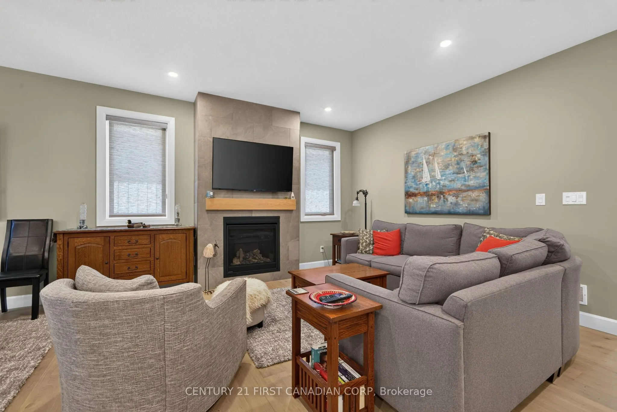 430 Head Street N #18
