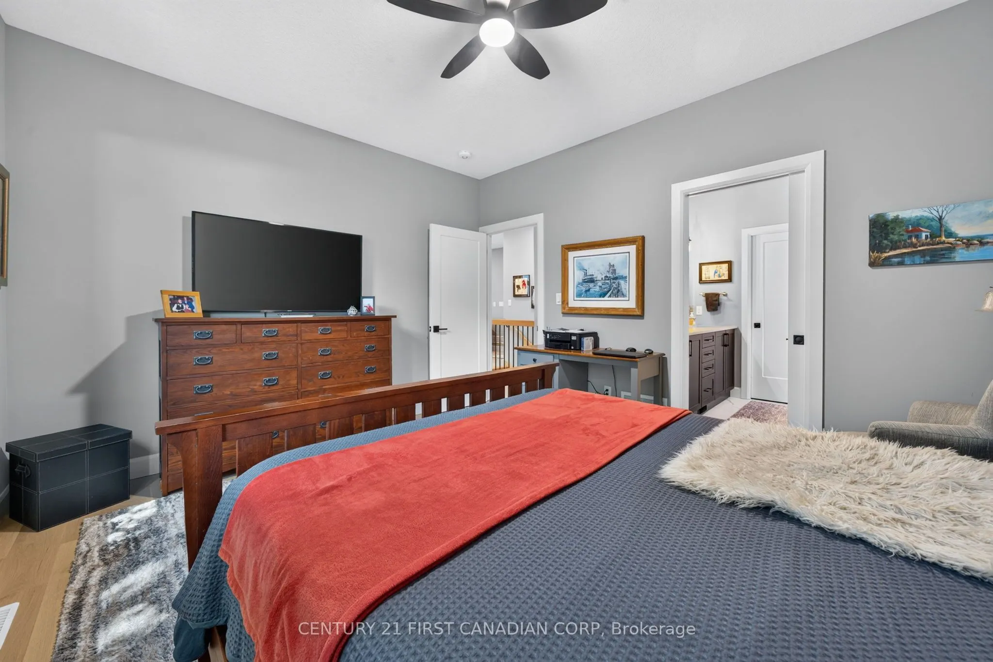 430 Head Street N #18