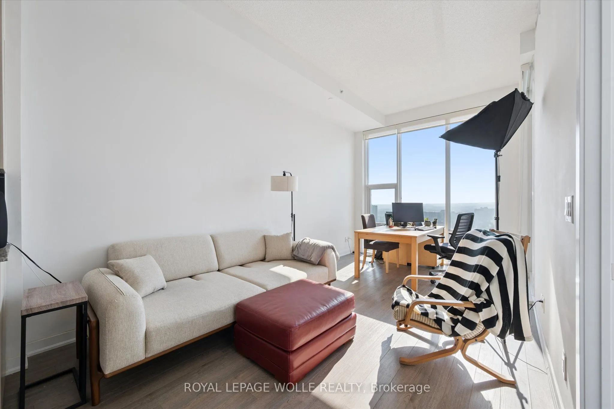 85 Duke Street W #1707