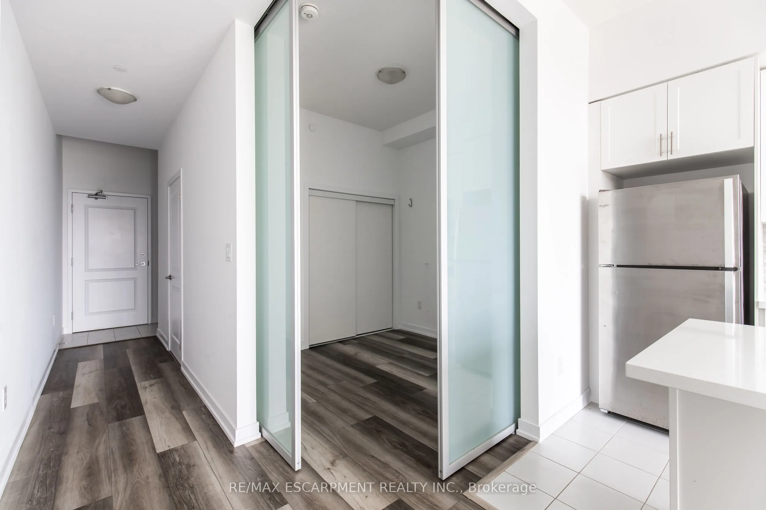450 Dundas Street E #416