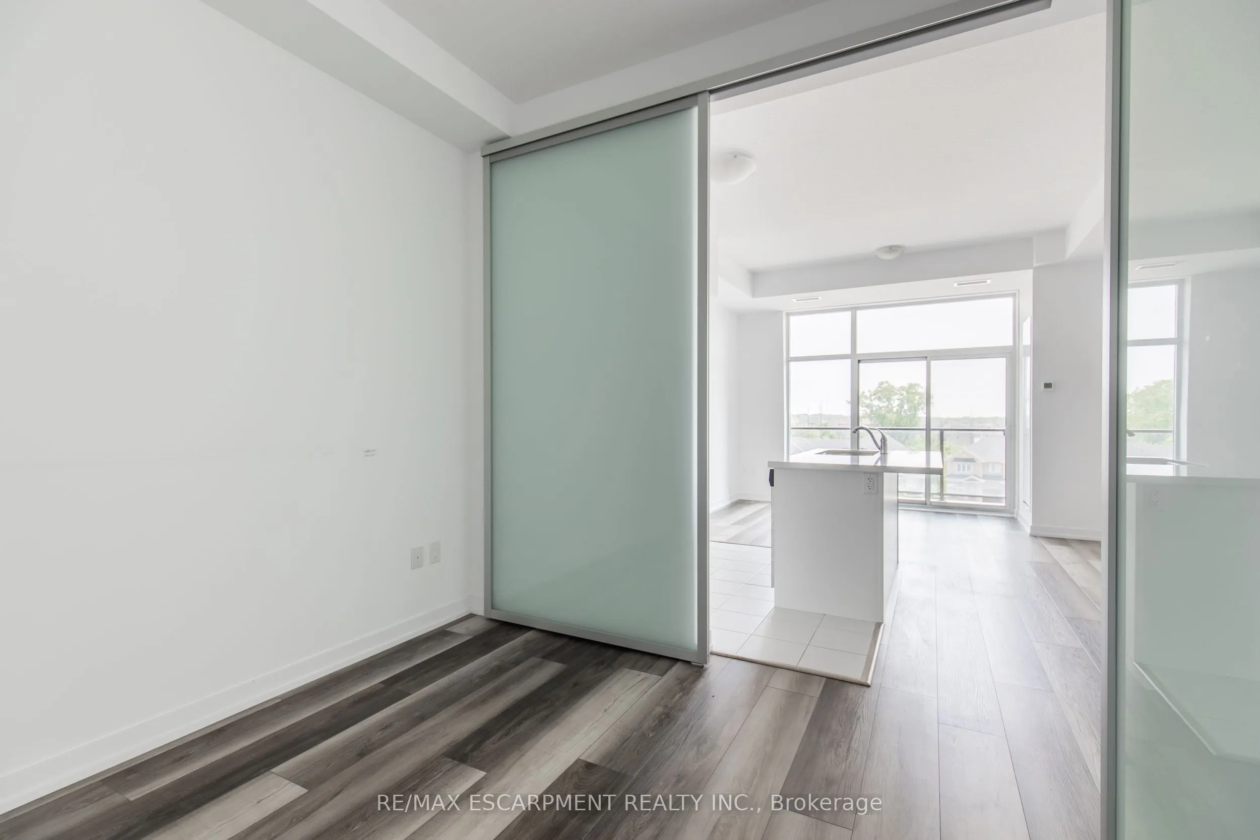 450 Dundas Street E #416