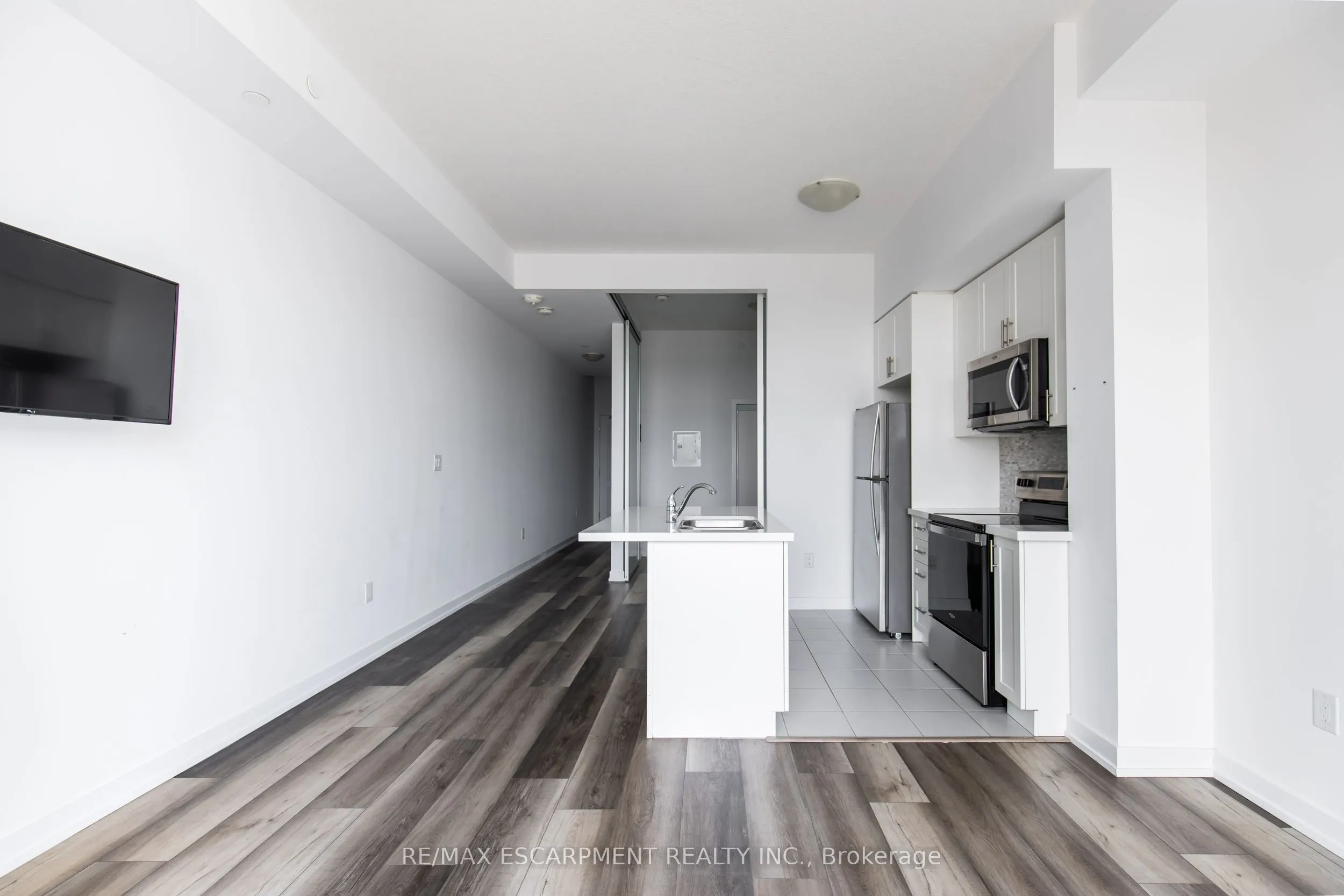 450 Dundas Street E #416