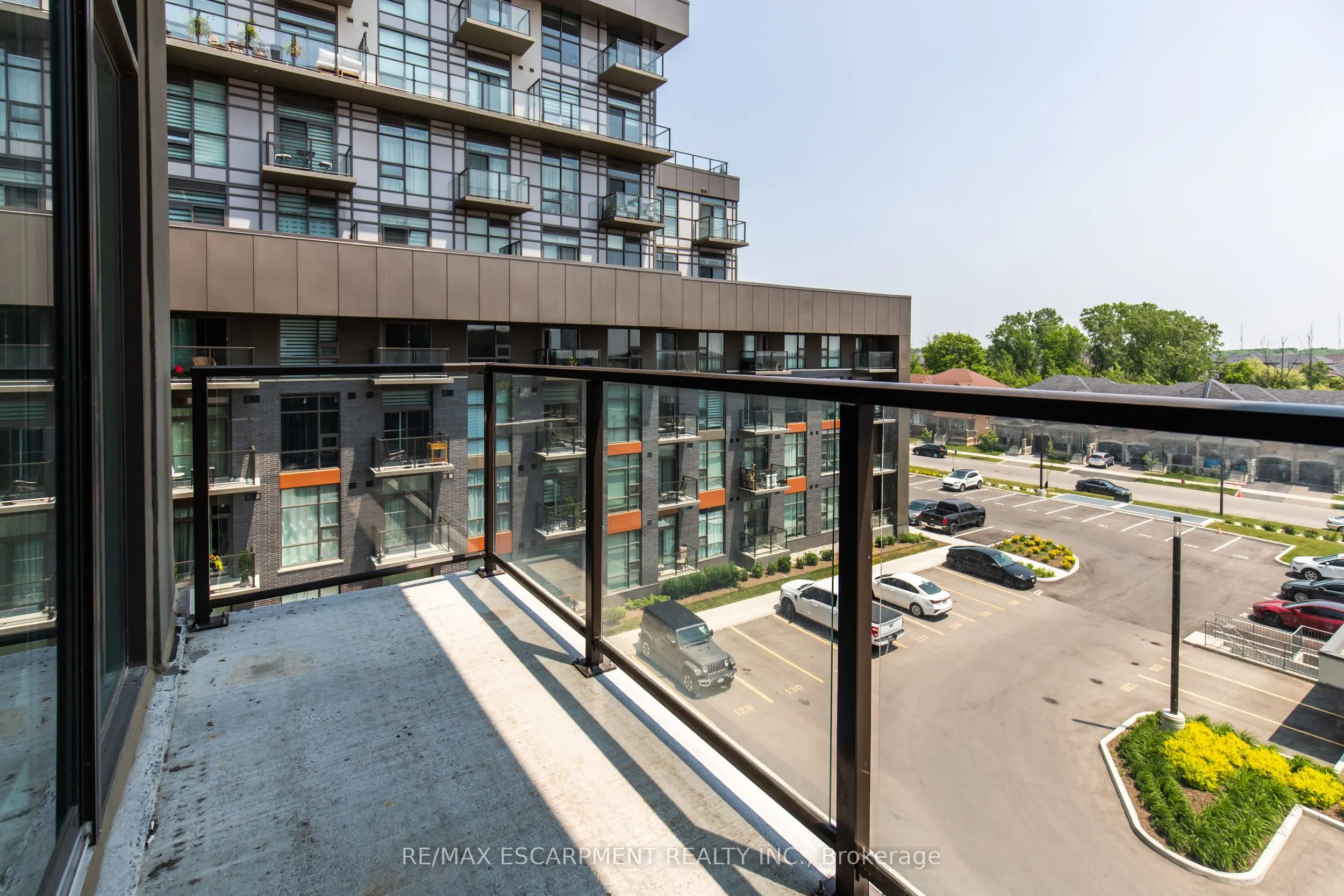 450 Dundas Street E #416