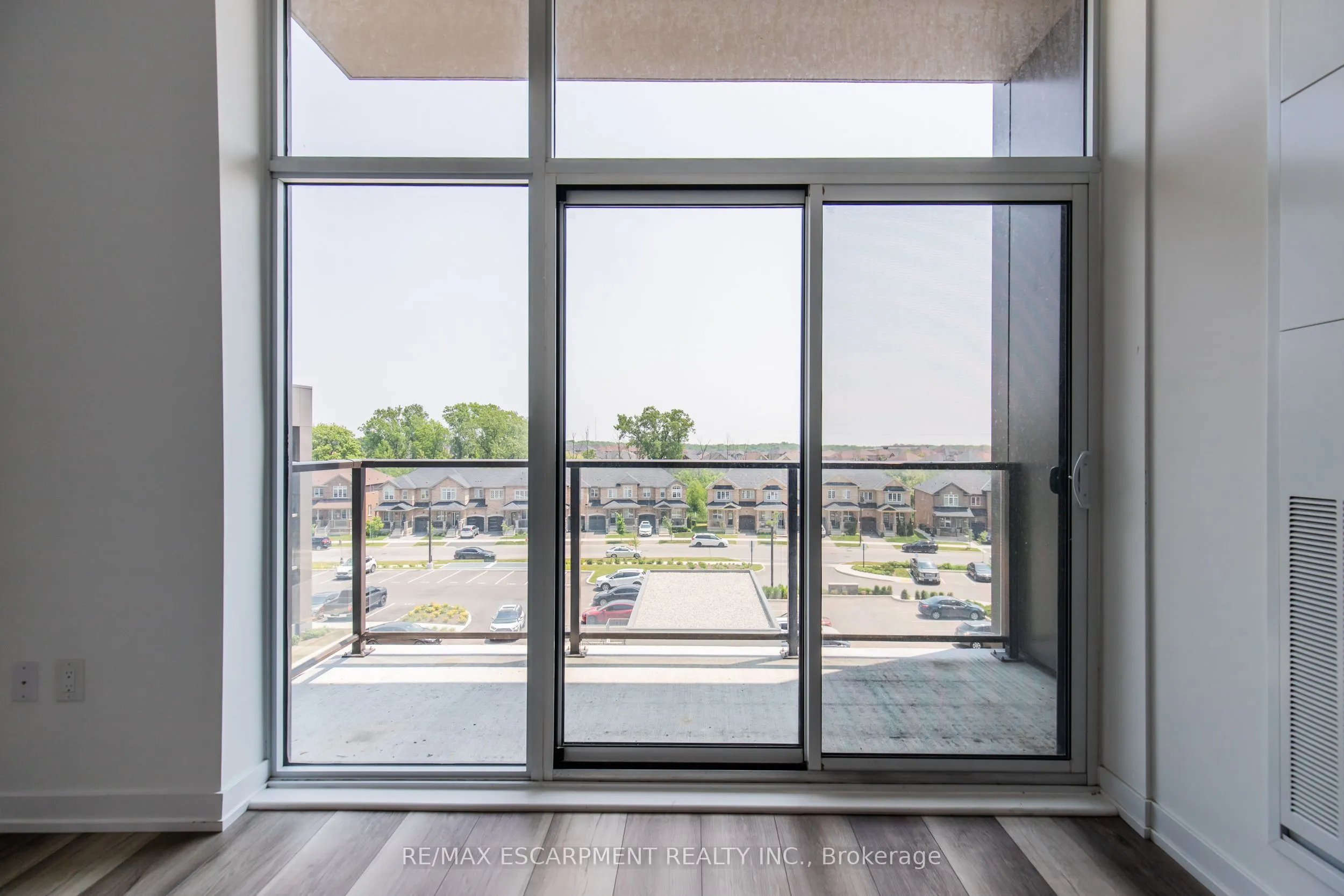 450 Dundas Street E #416