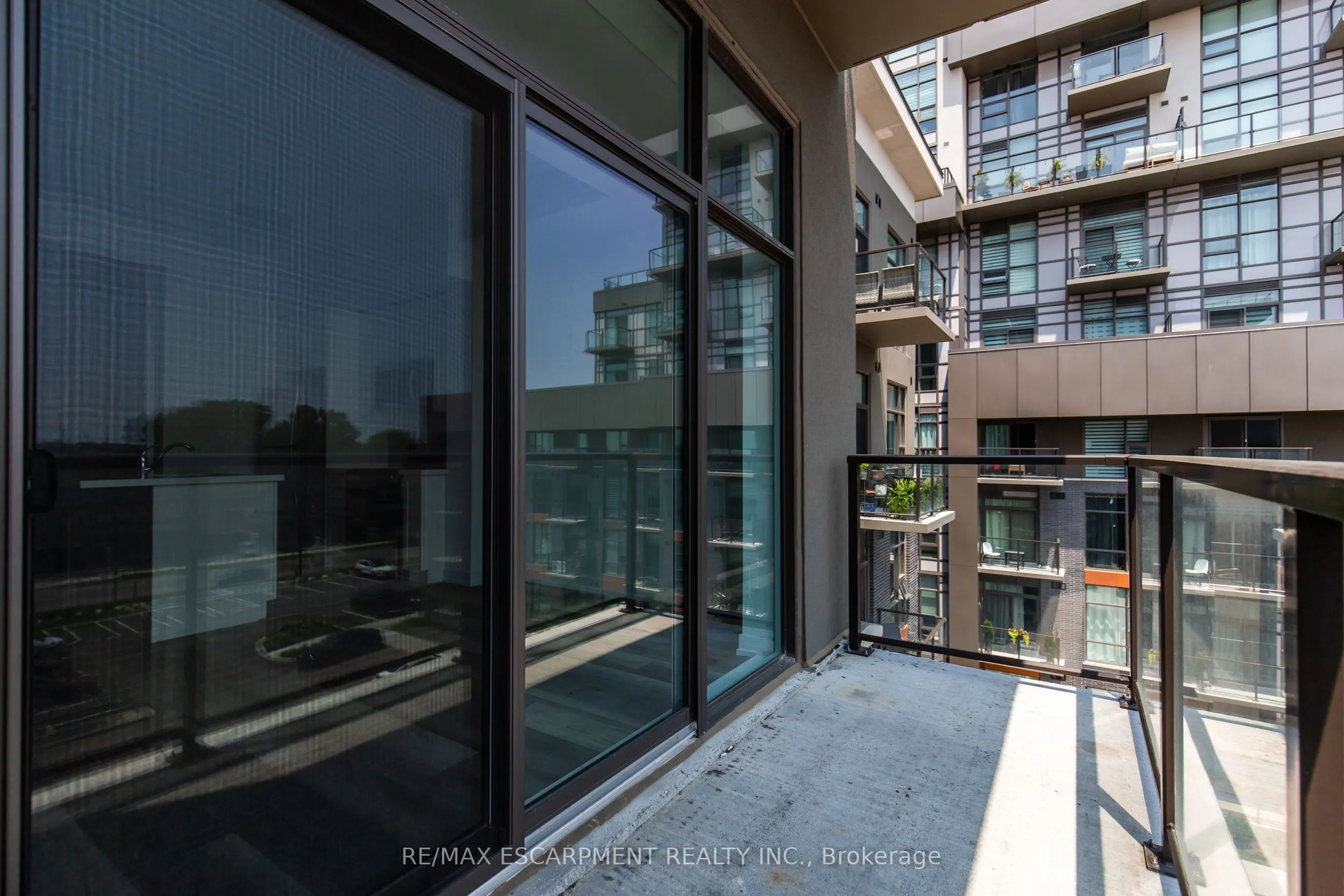 450 Dundas Street E #416