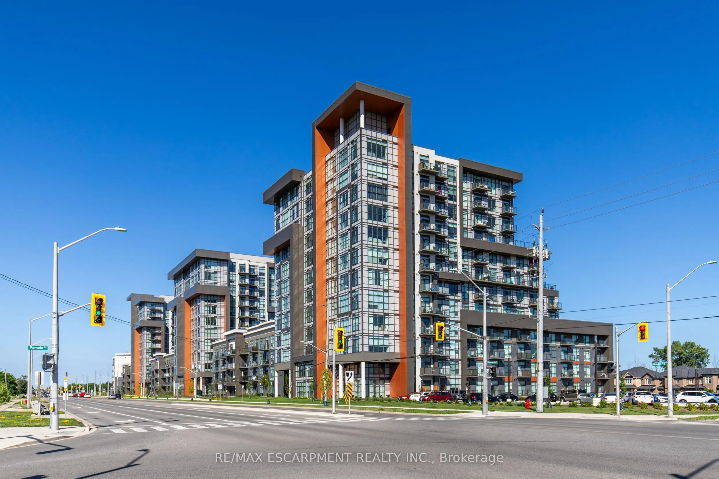 450 Dundas Street E #416