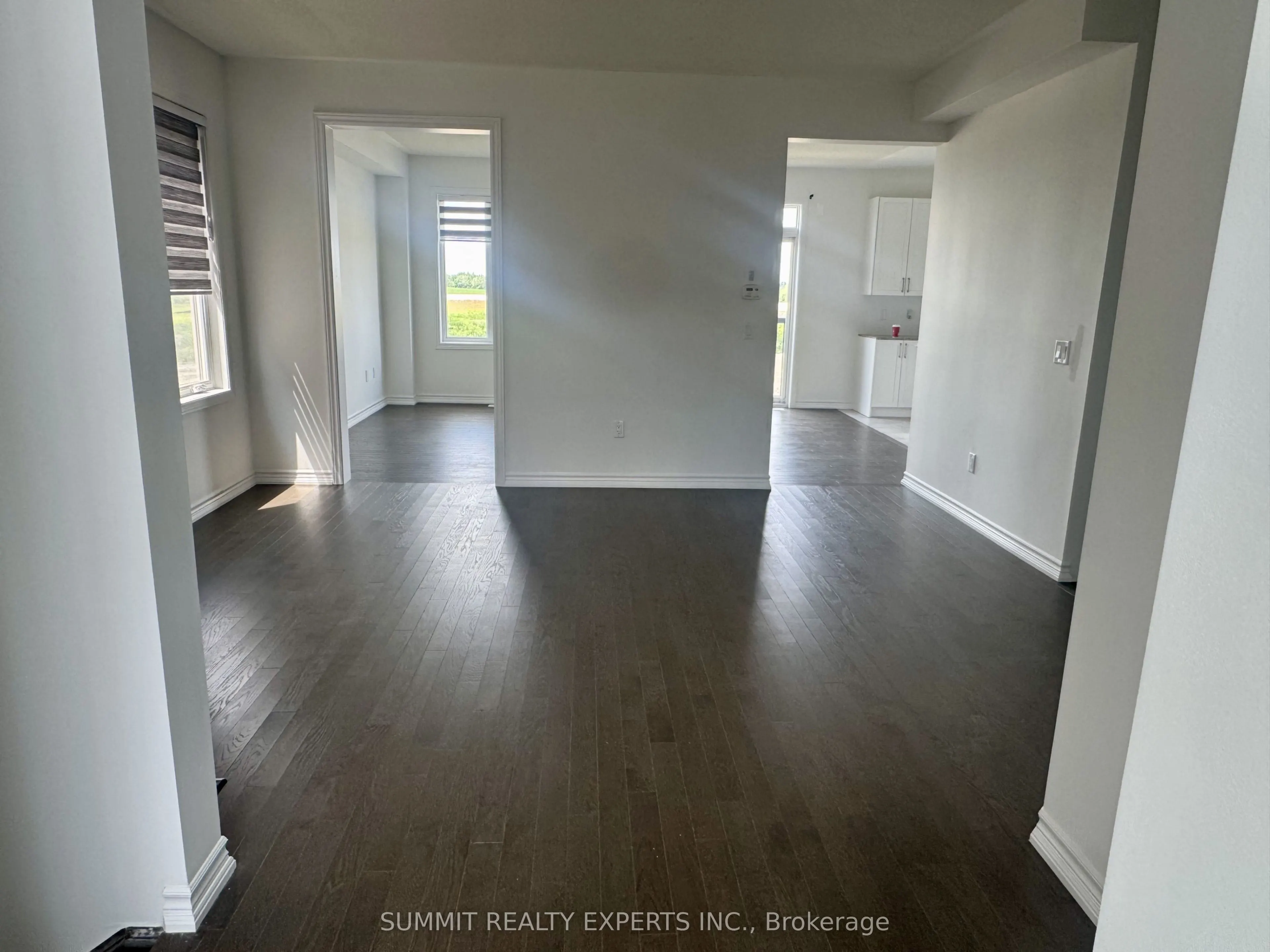 6 Mackenzie Street E