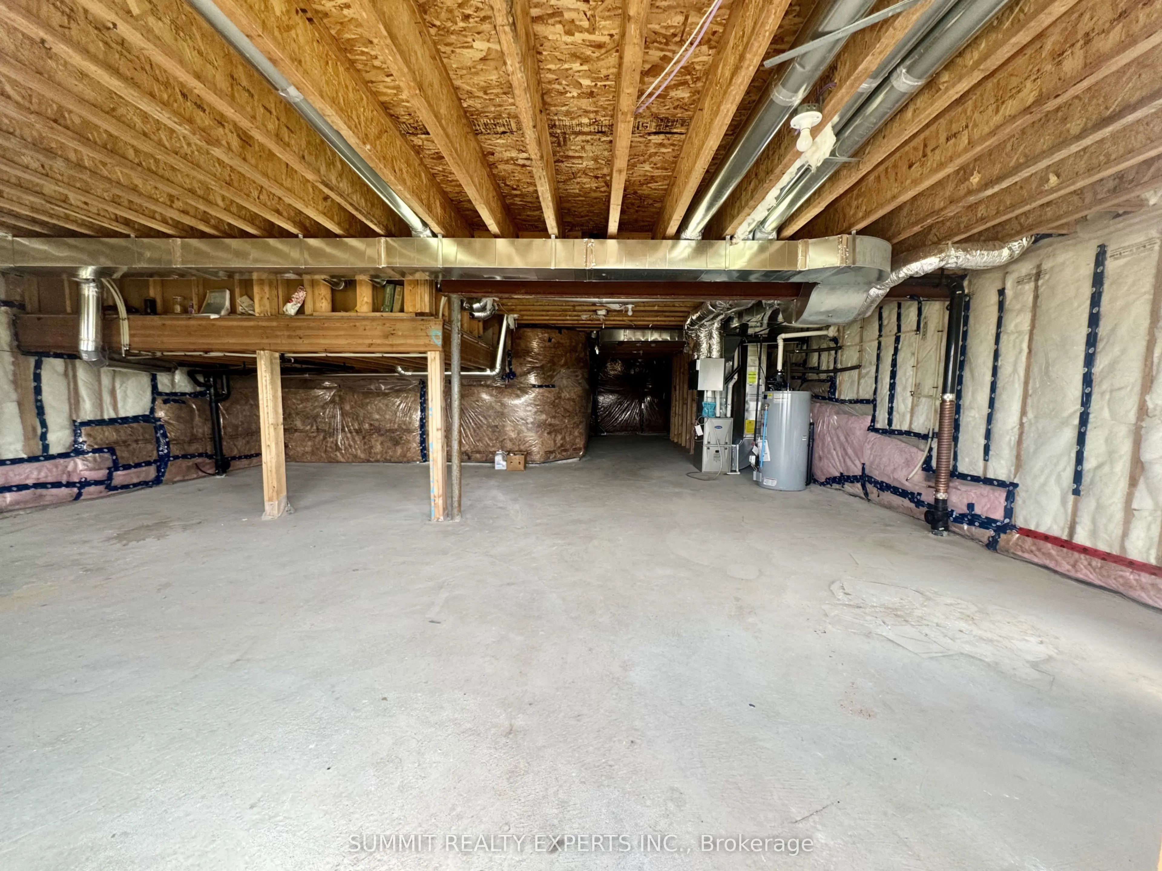 6 Mackenzie Street E
