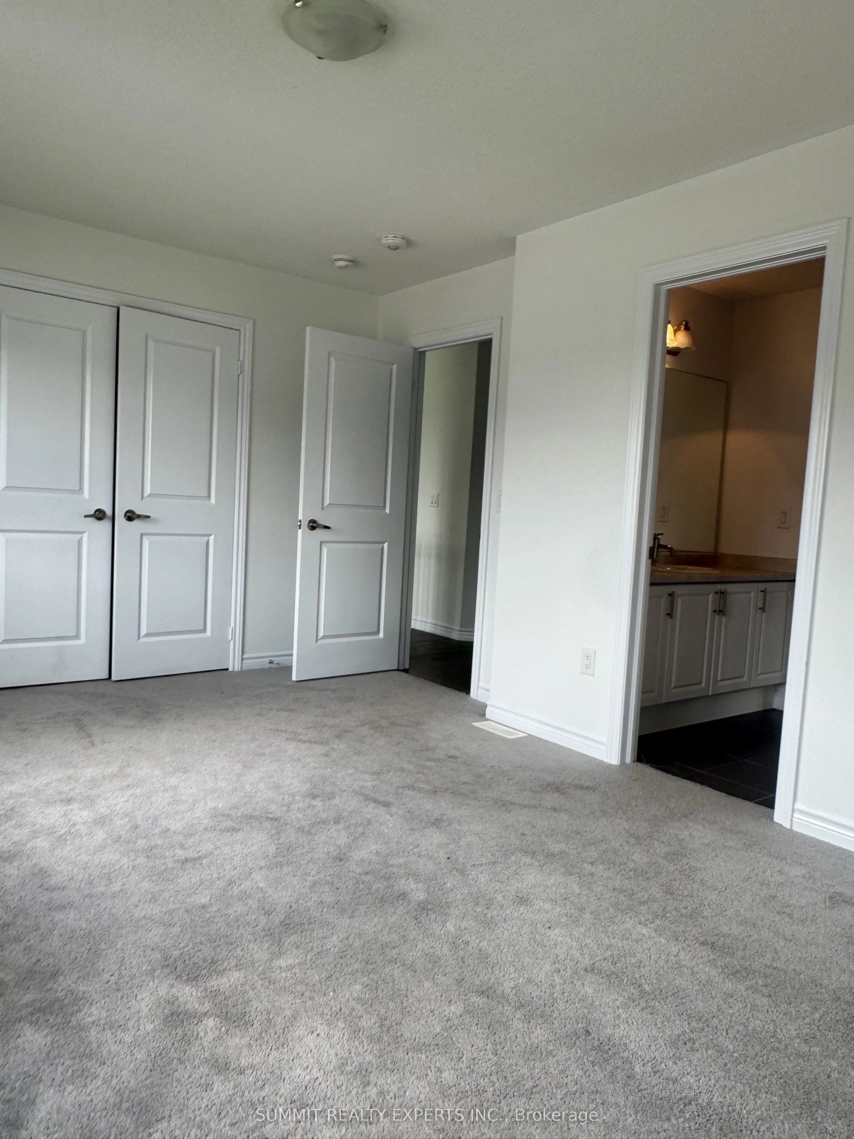 6 Mackenzie Street E