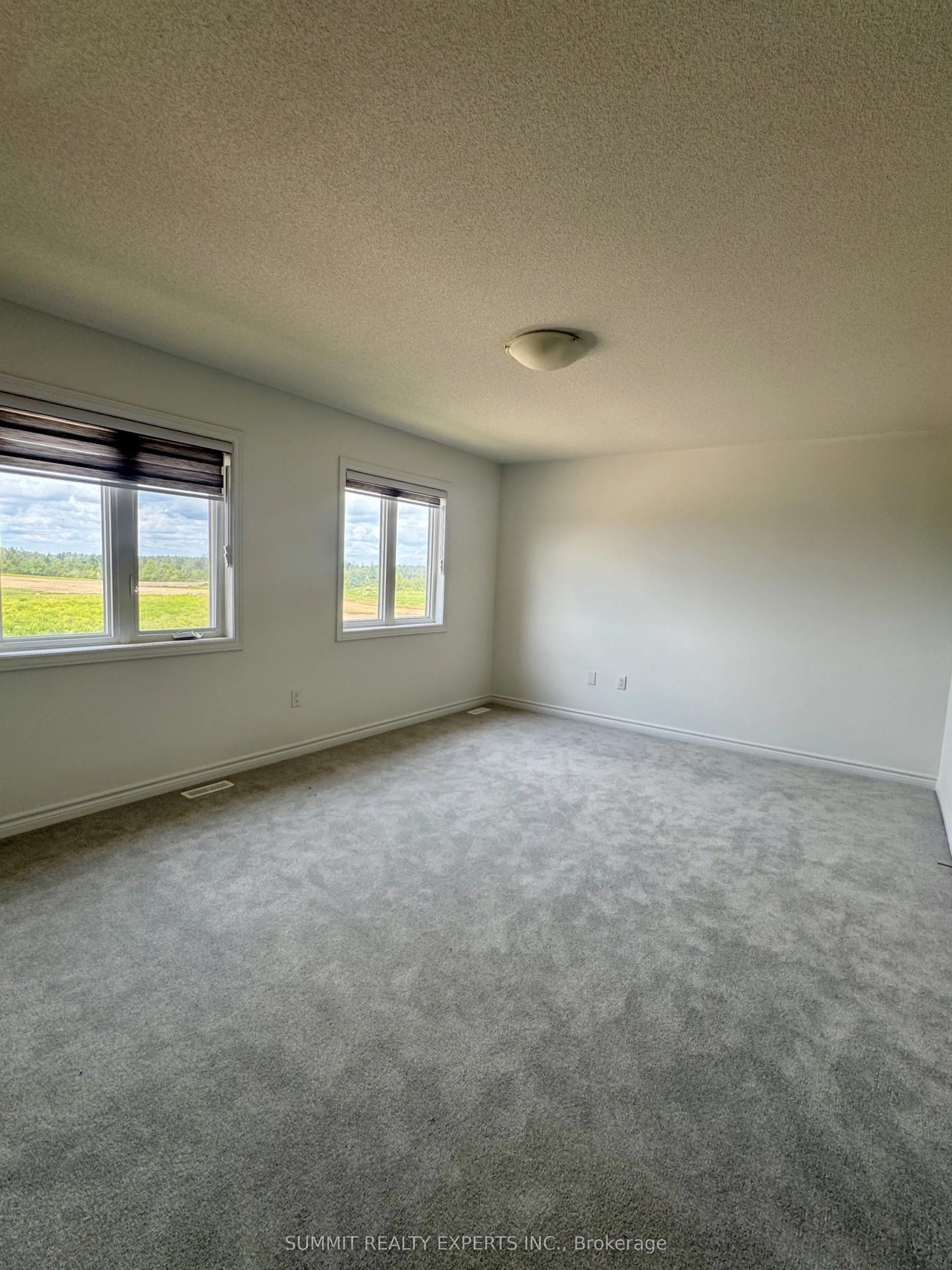 6 Mackenzie Street E