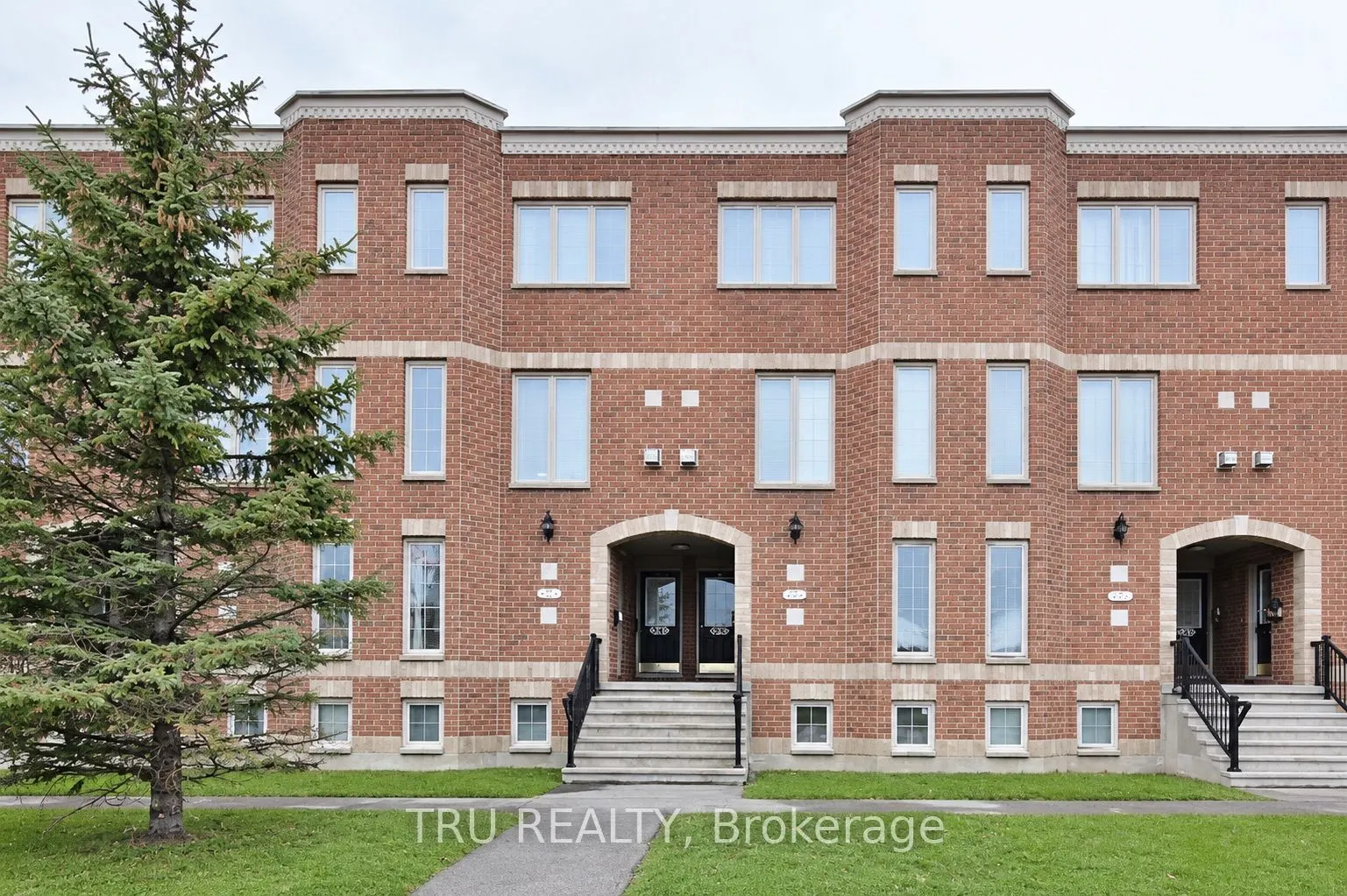 835 Longfields Drive #4