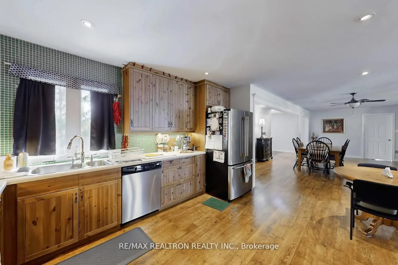 709 Roland Road
