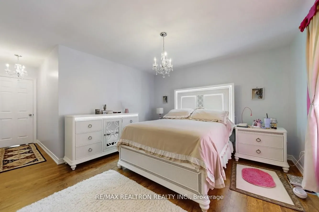 709 Roland Road