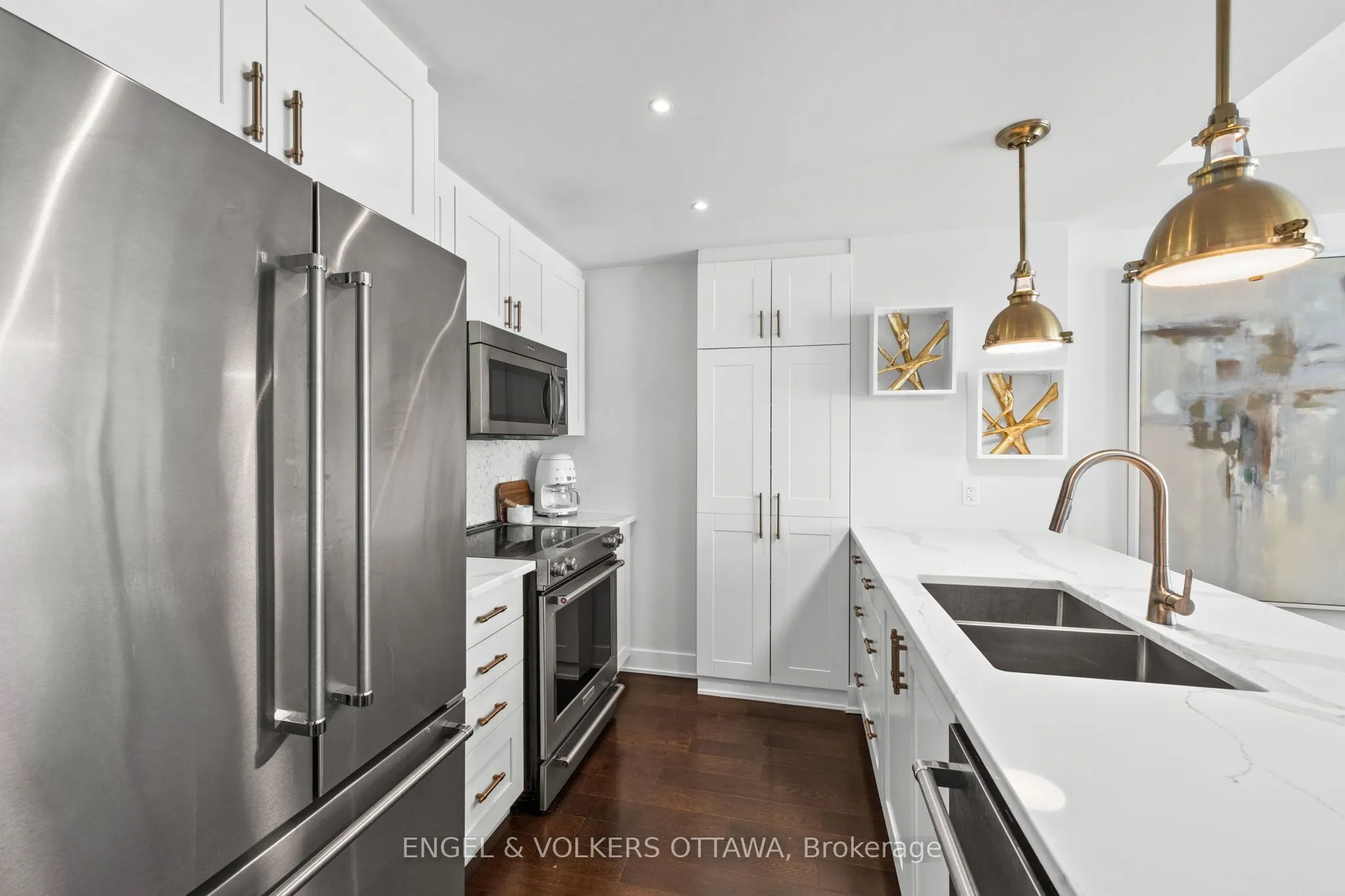 1035 Bank Street #110