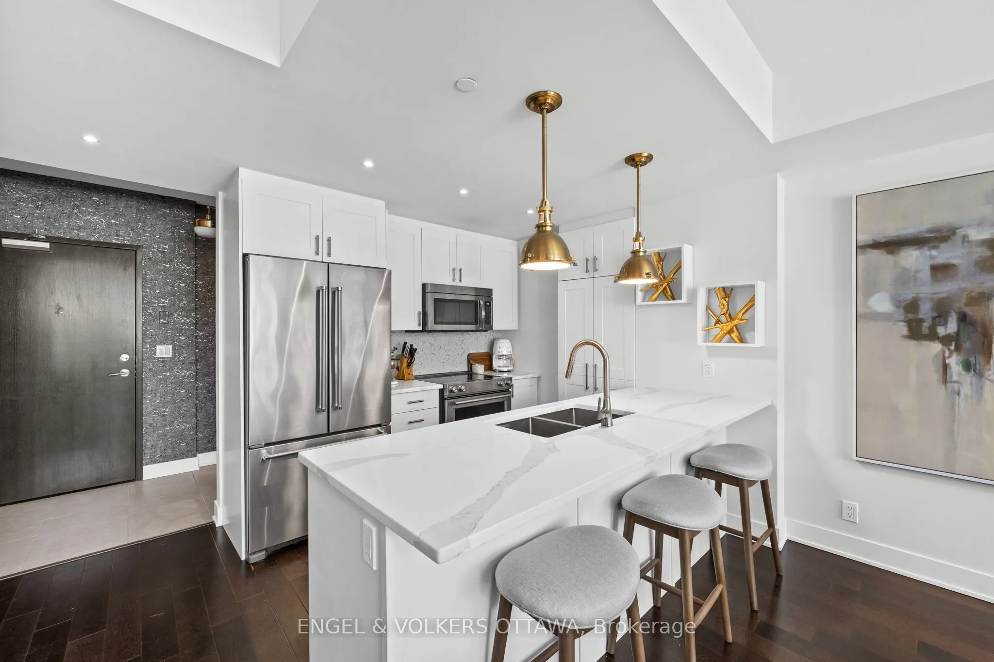 1035 Bank Street #110