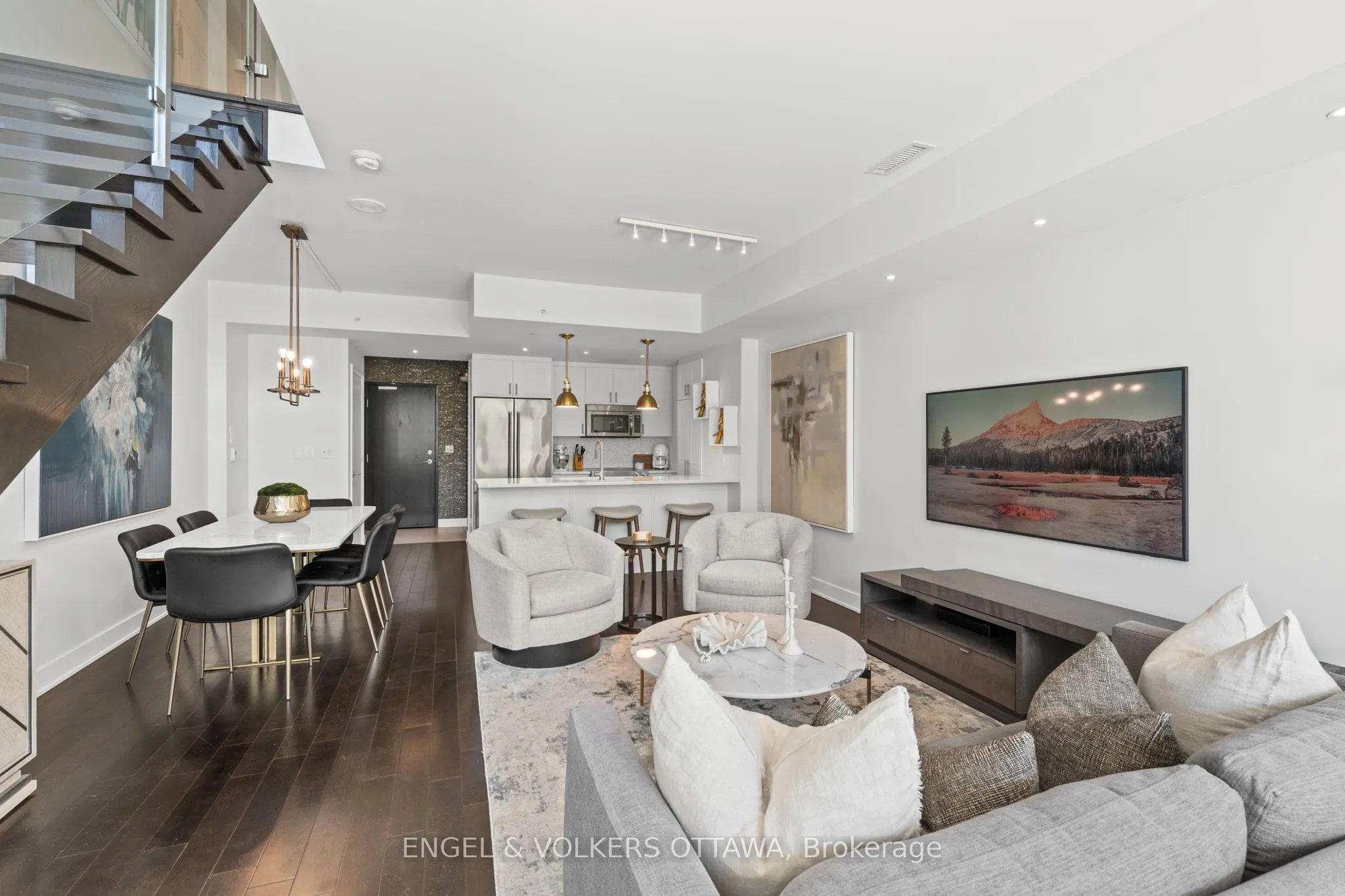 1035 Bank Street #110