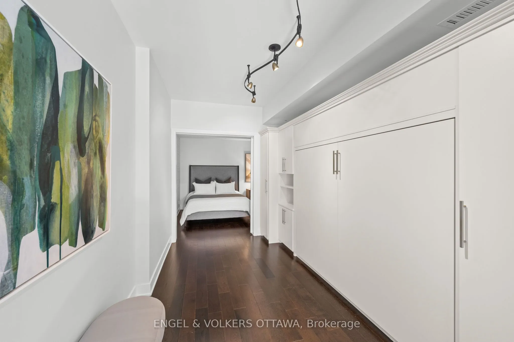 1035 Bank Street #110