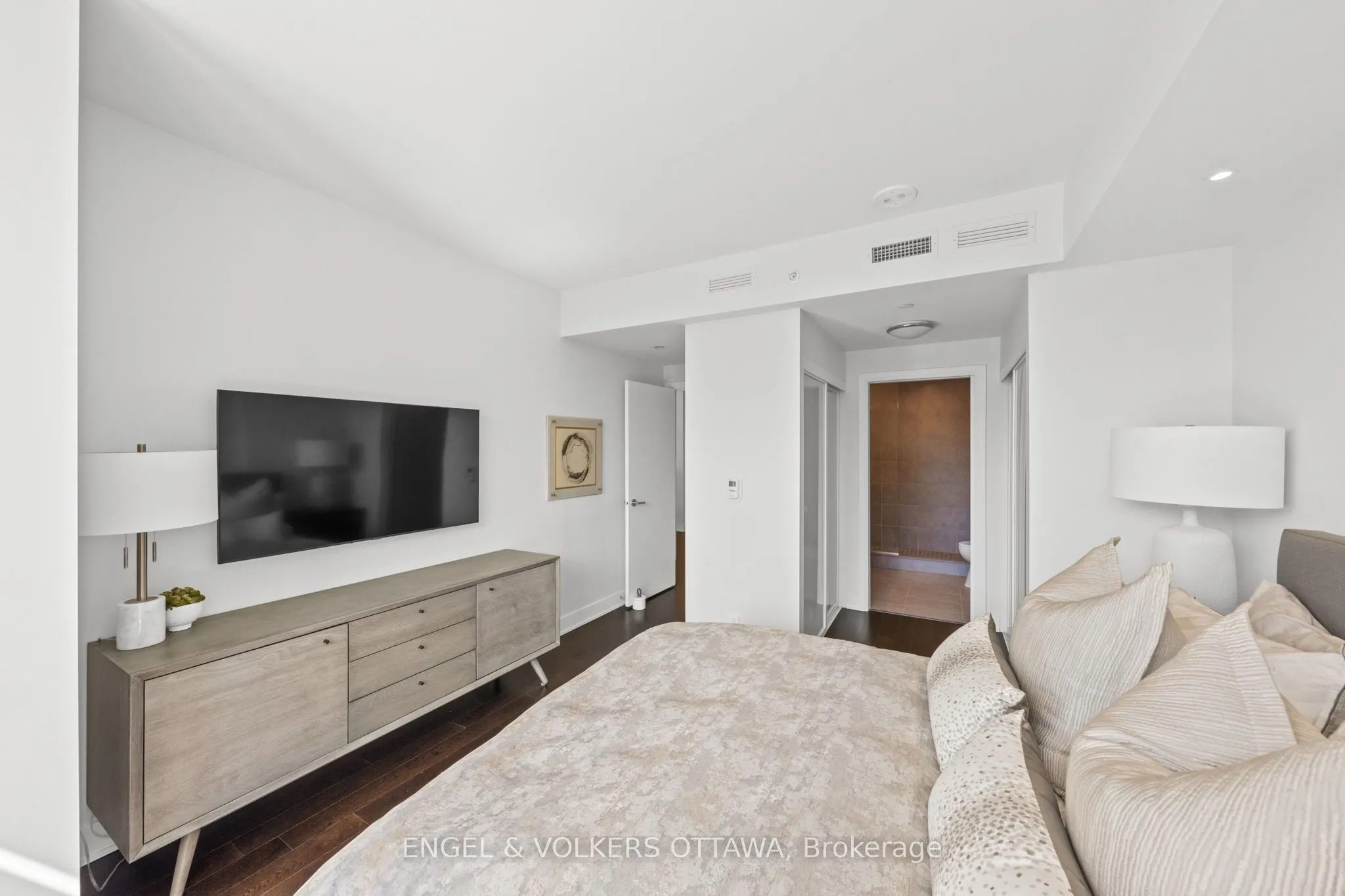 1035 Bank Street #110