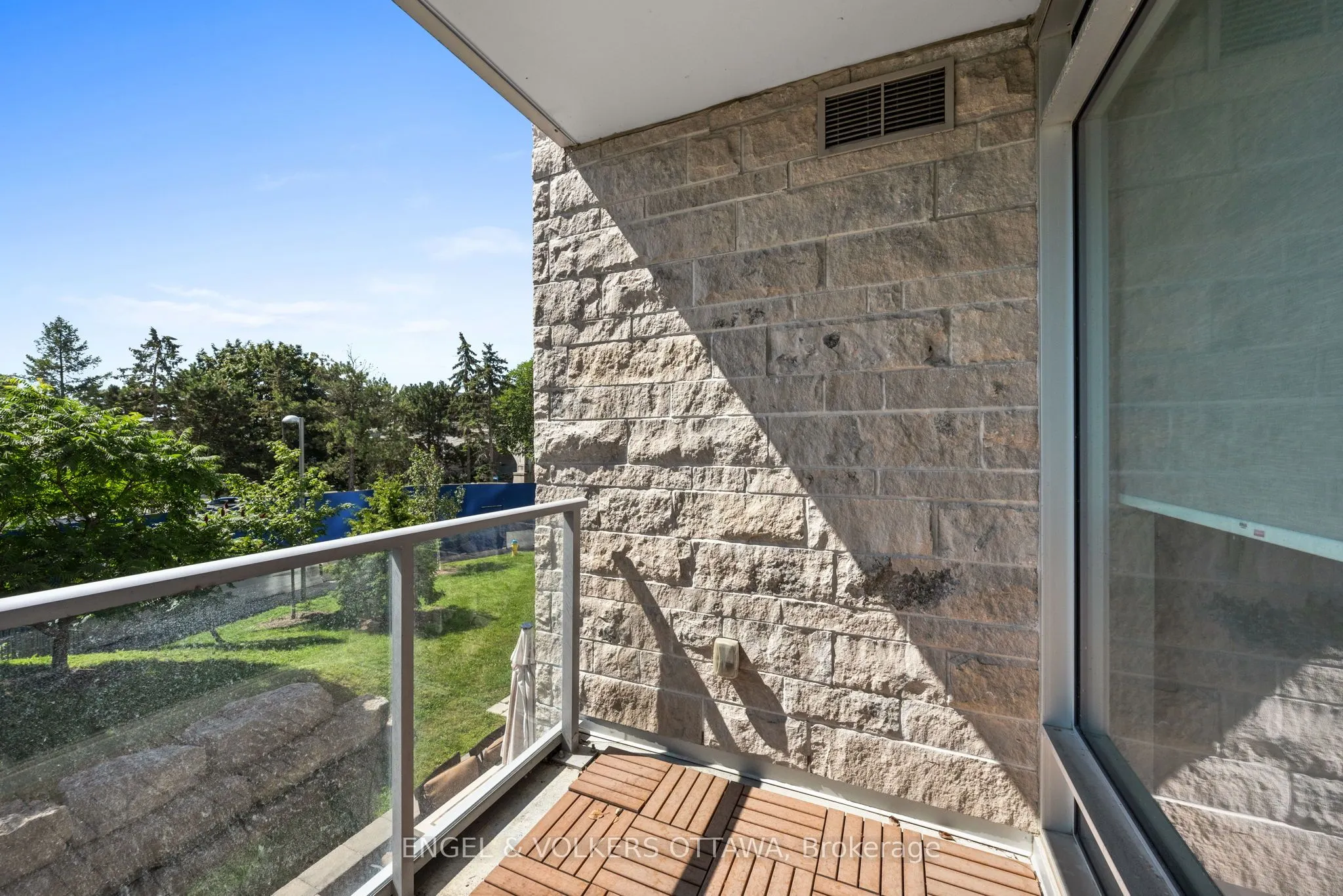 1035 Bank Street #110